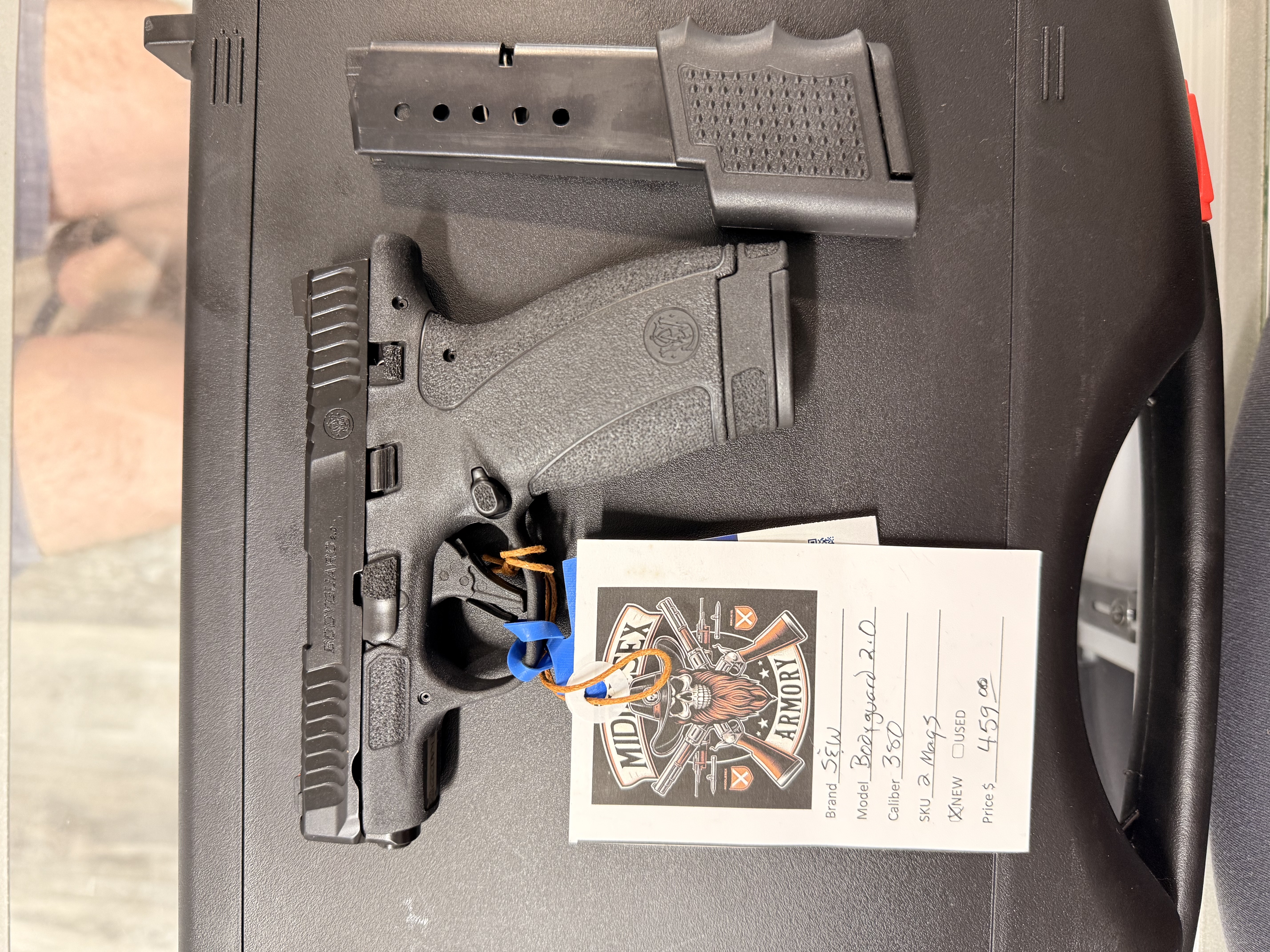 Smith & Wesson Bodyguard 2.0 with extra magazine