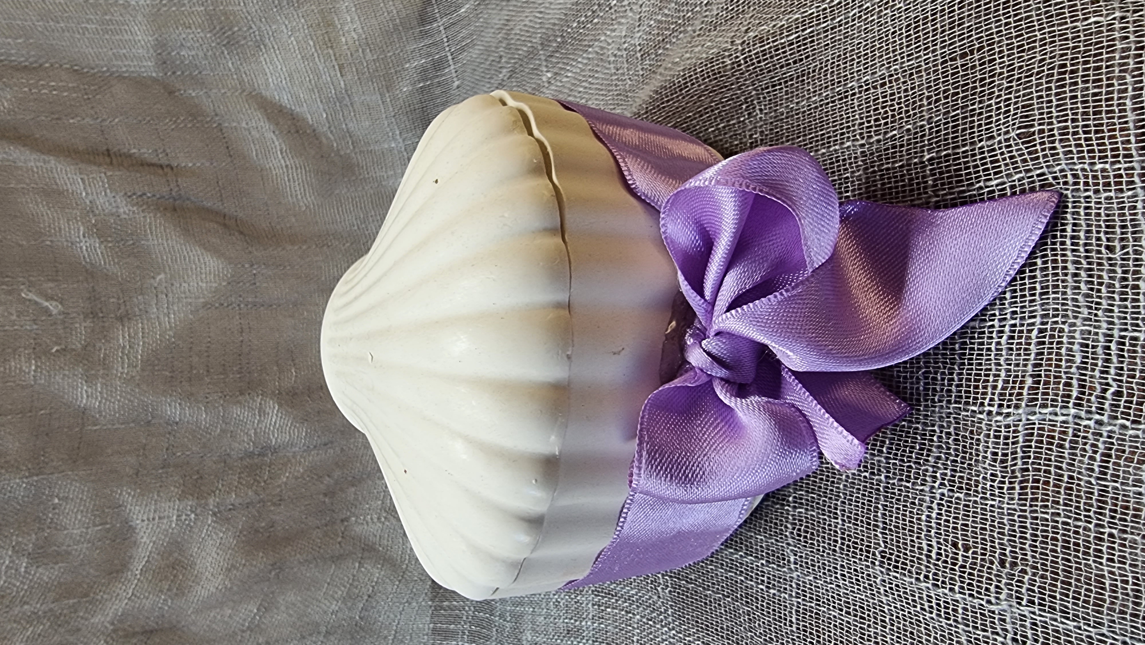 Purple wax in a handmade seashell (lavender scented)