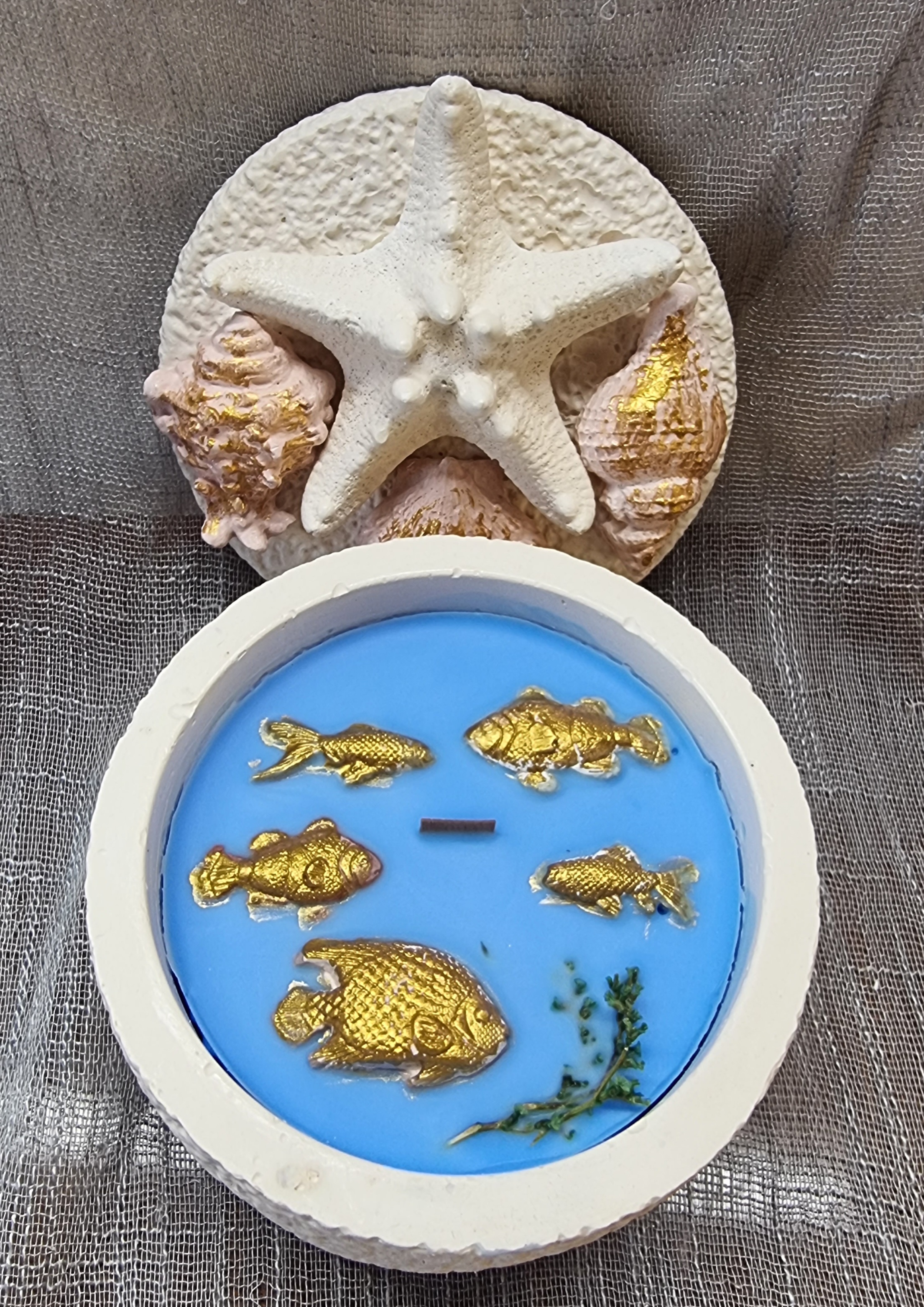 Fishies in the sea (sandalwood scented)