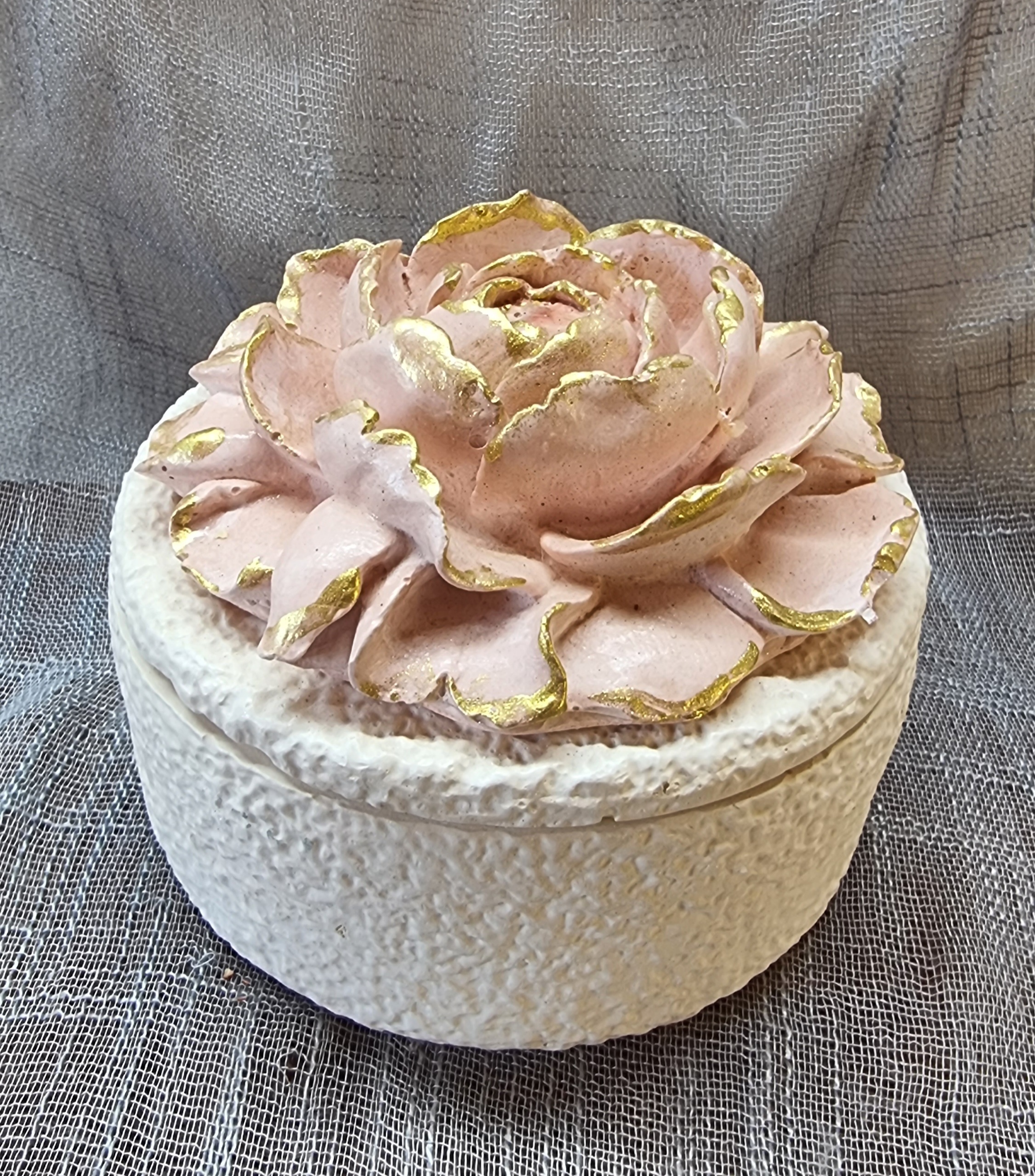 Brown big-size round candle (cocoa scented)