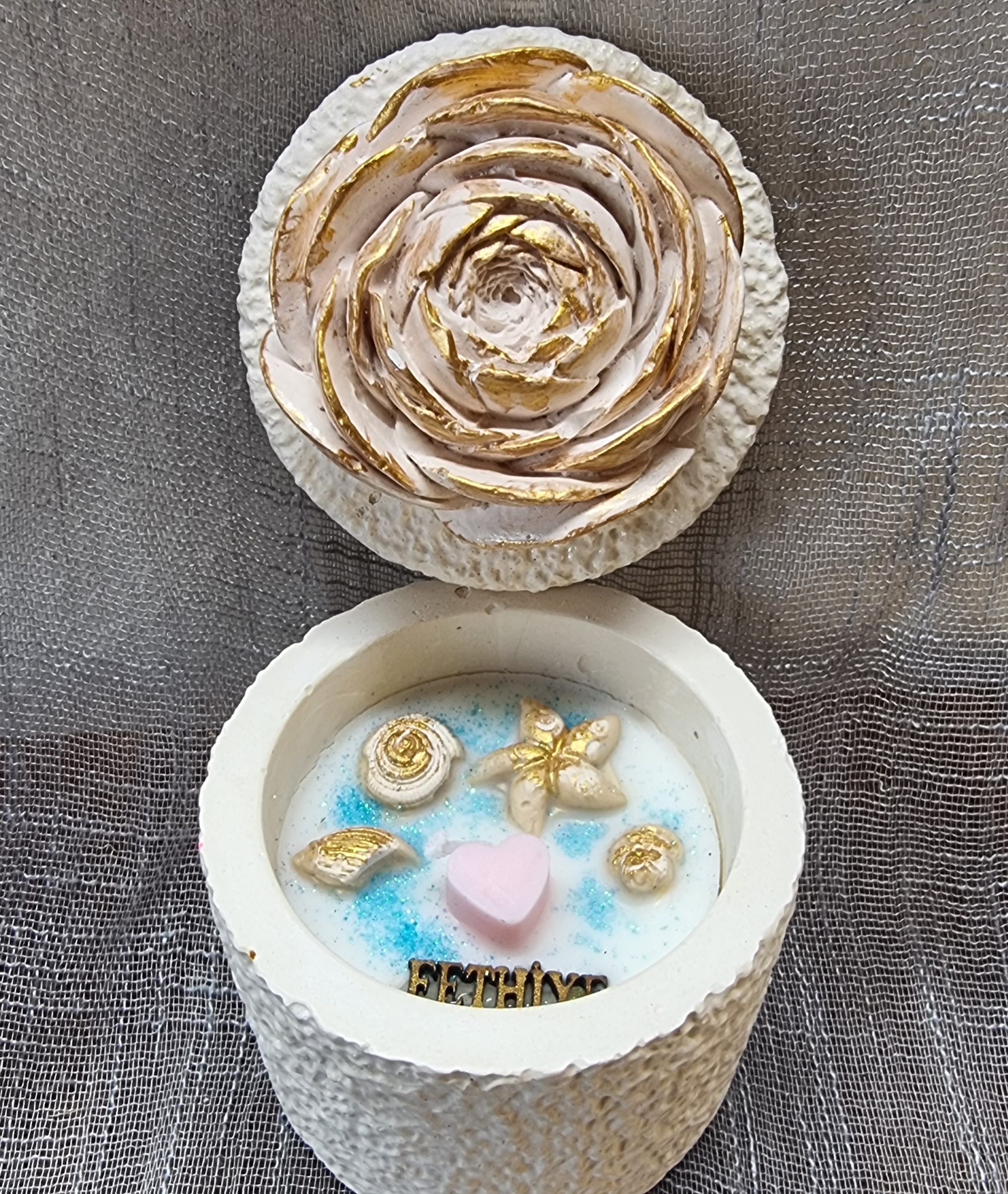 Jasmine scented round candle (medium-size)