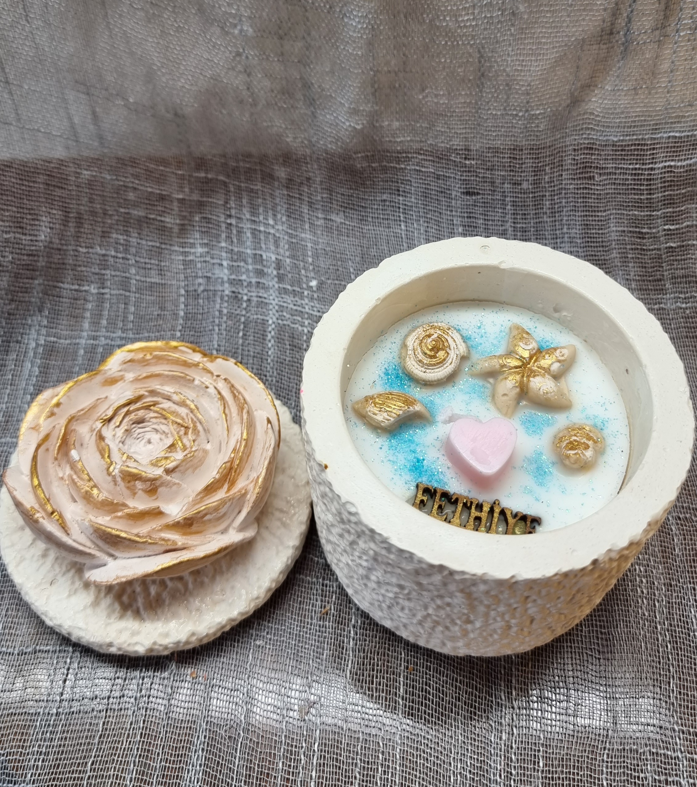 Jasmine scented round candle (medium-size)