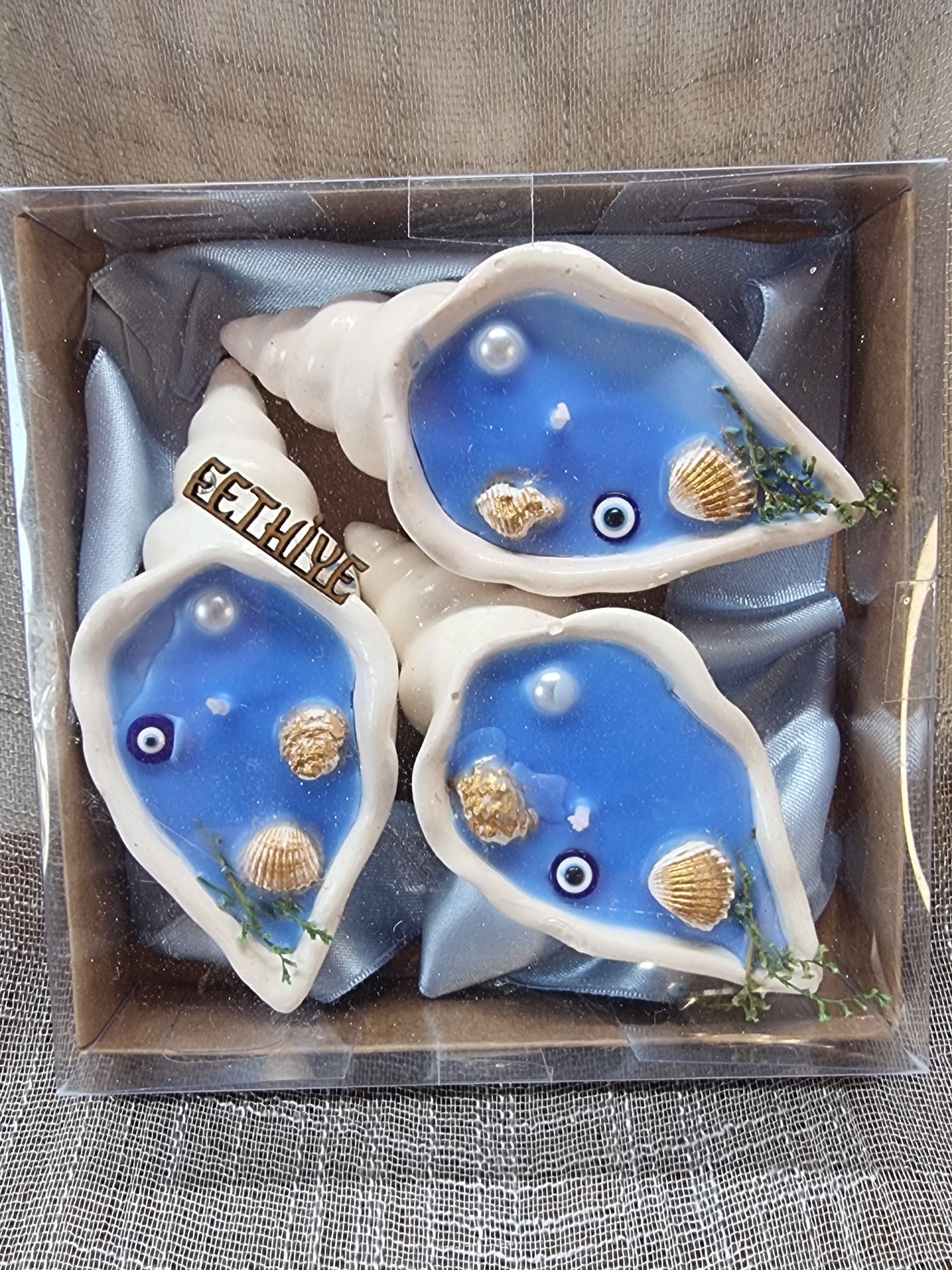 Set of blue candles in a gift box (fresh linen scented)