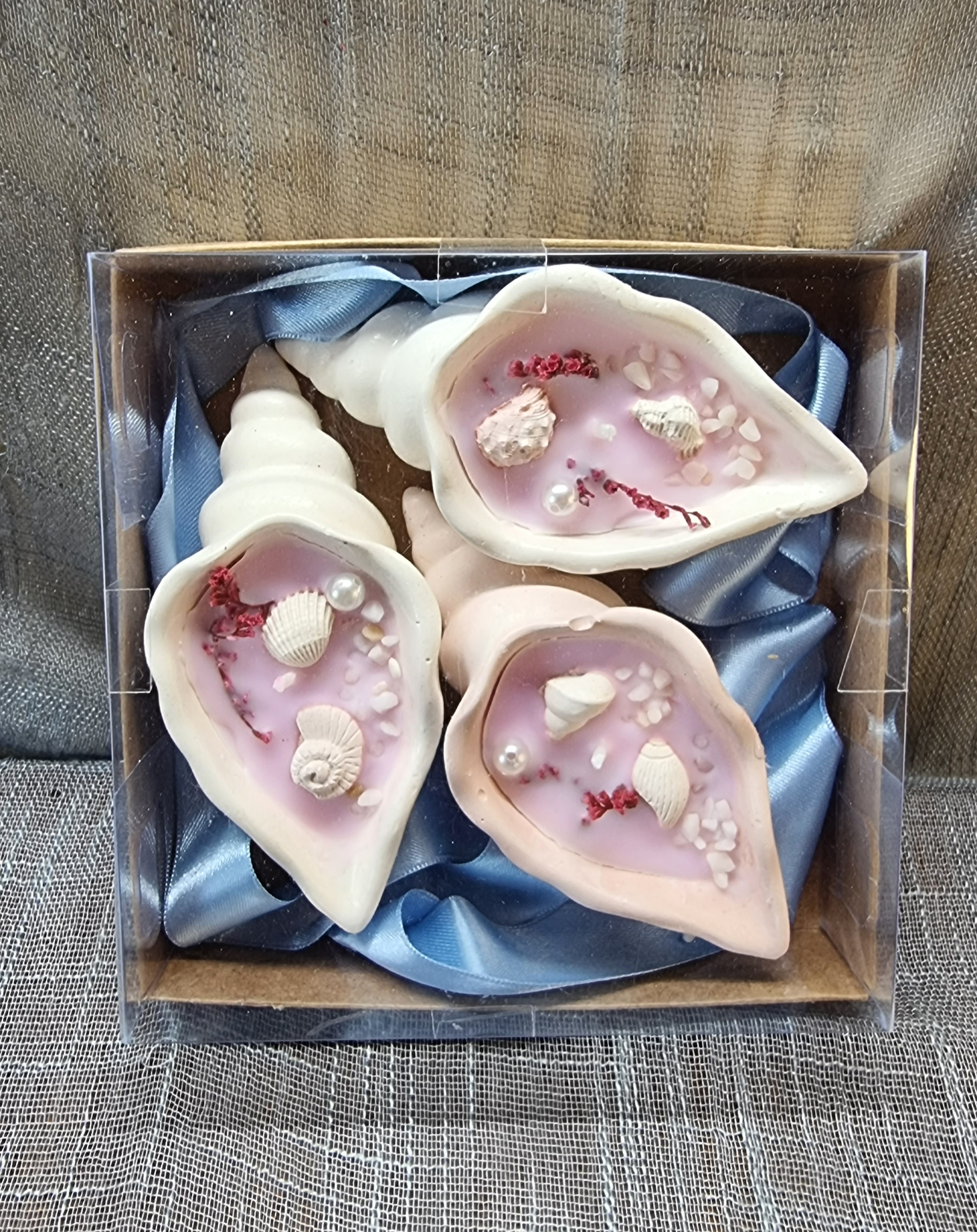 Set of pink candles in a gift box (mora-mora scented)