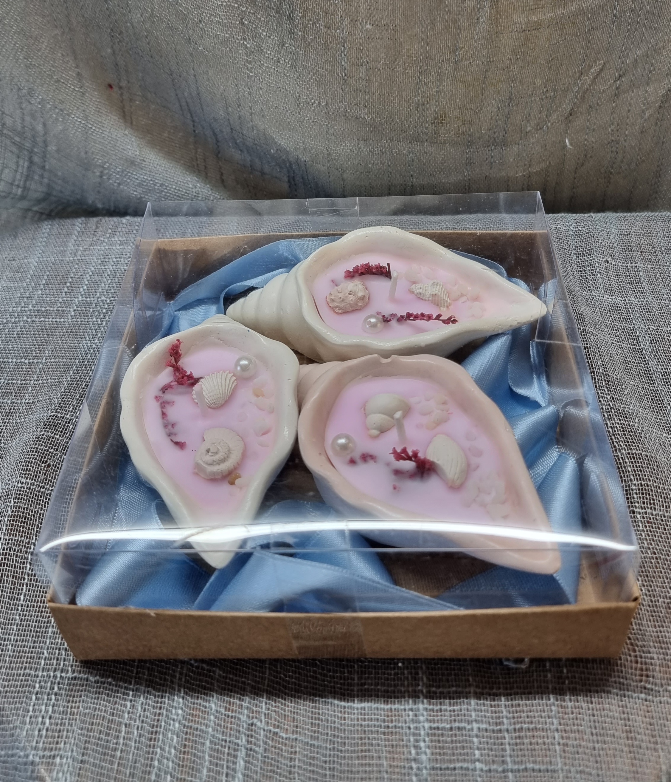 Set of pink candles in a gift box (mora-mora scented)