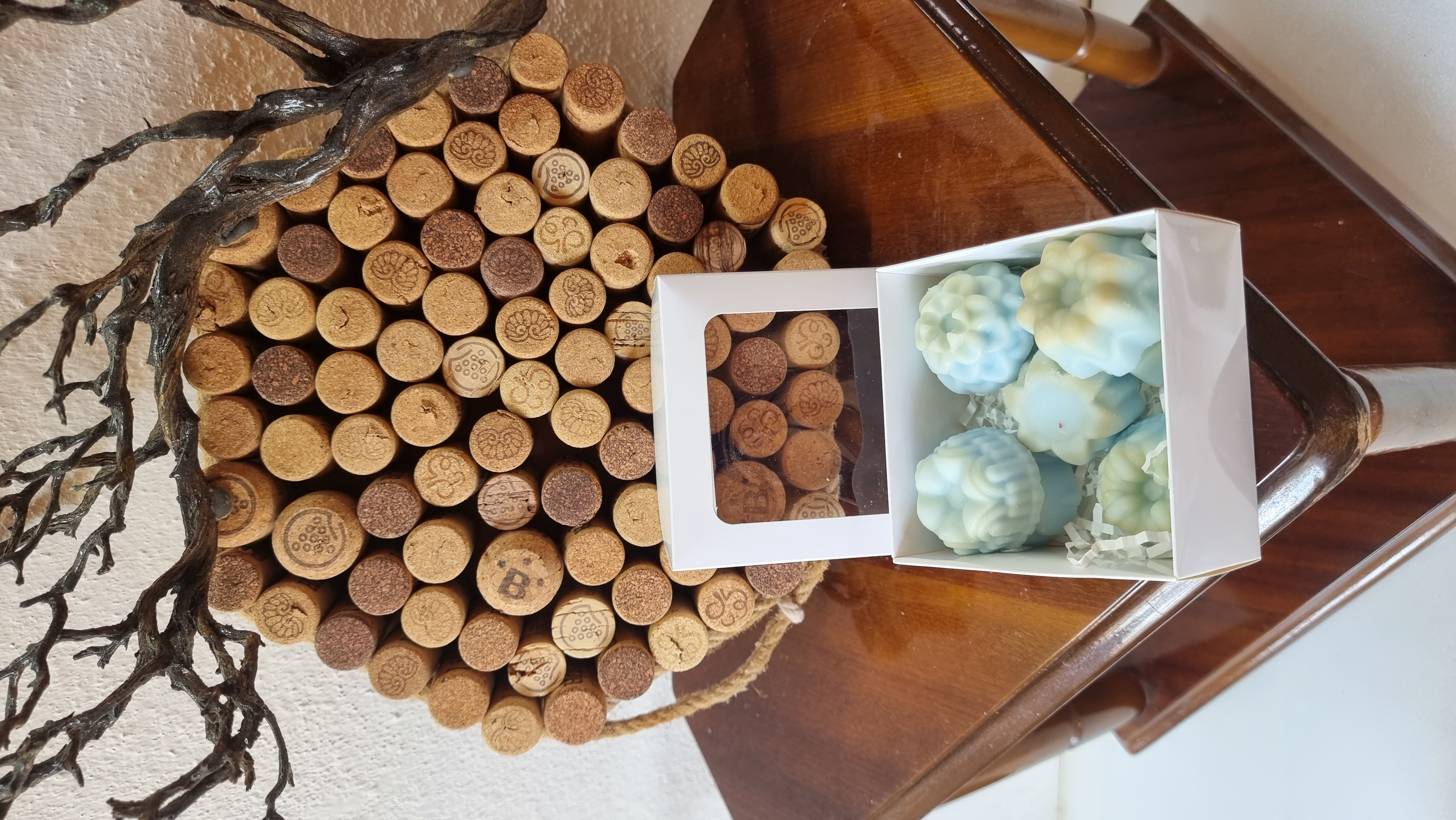 Wax melts with sandalwood scent