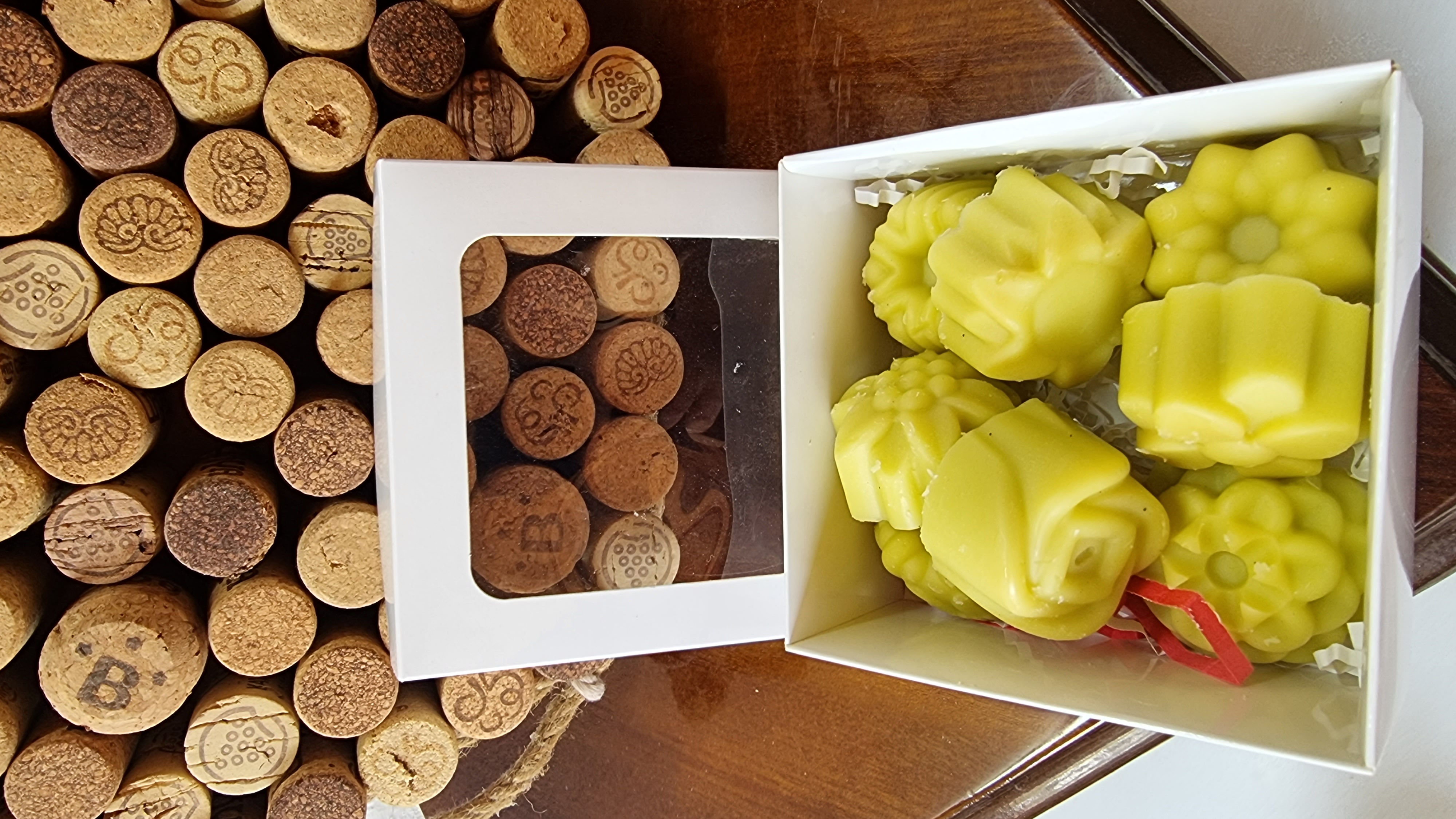 Wax melts with lemon scent