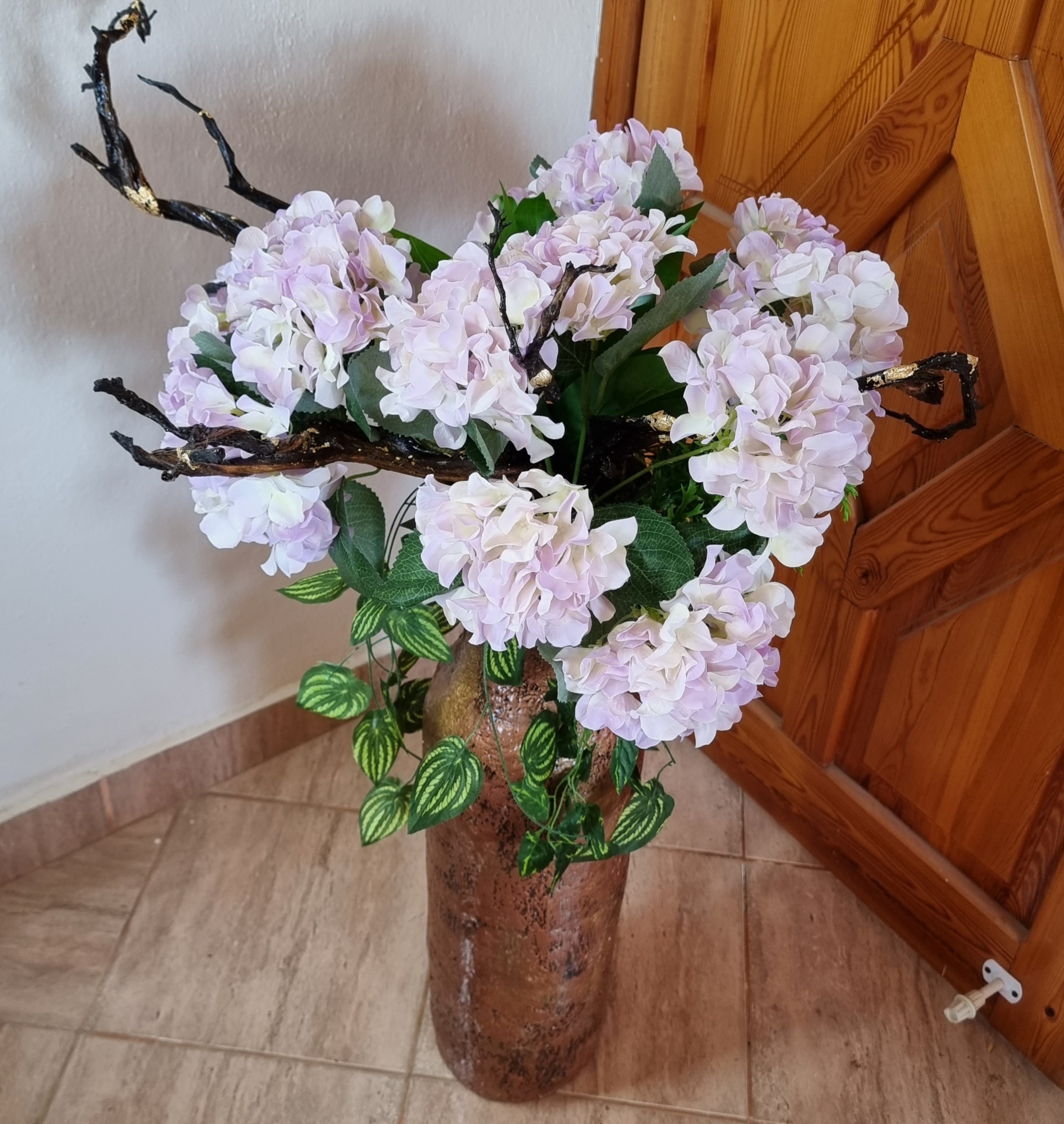 King-size vase with artificial flowers