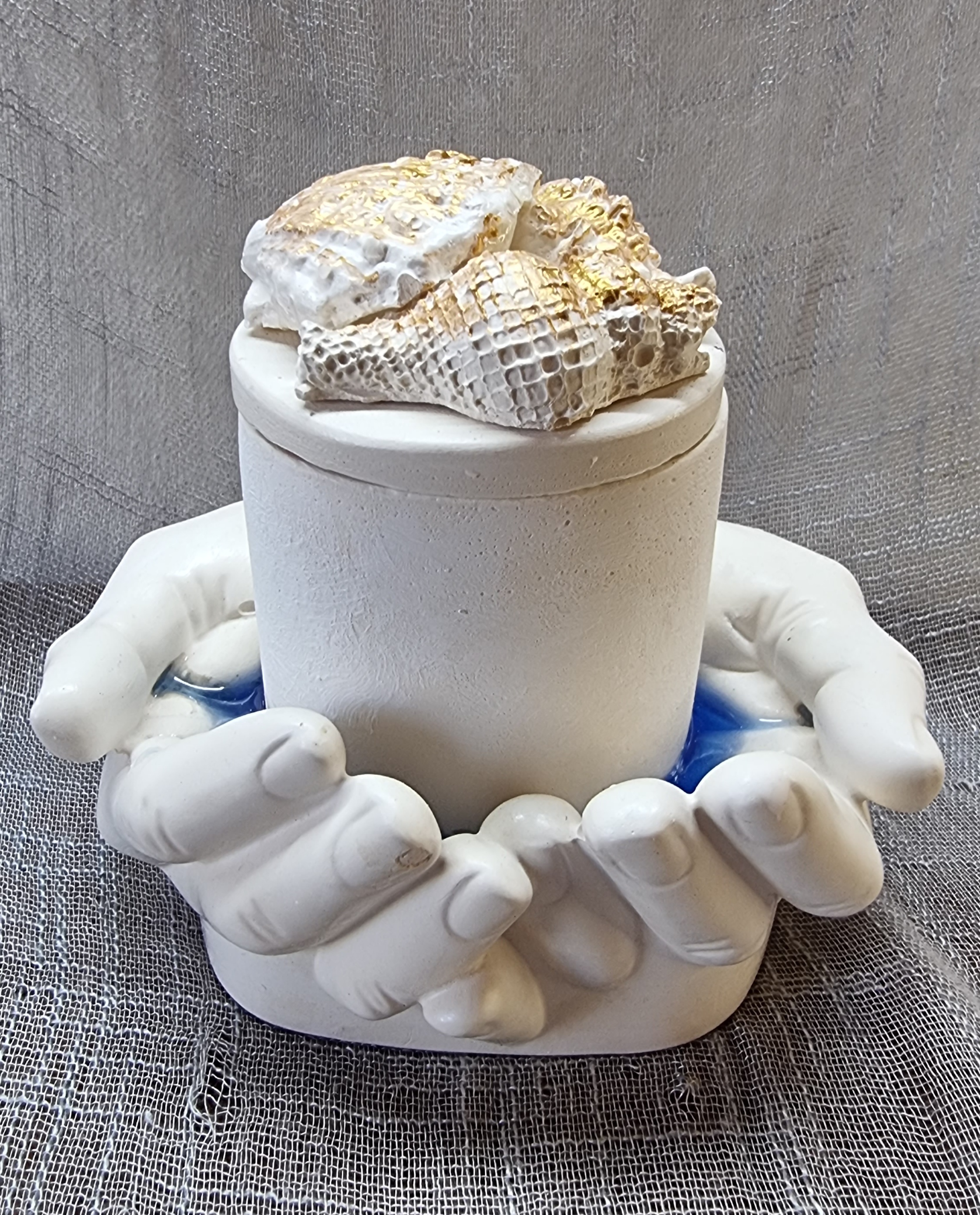 Hands Holding Candle (mora-mora scent) 