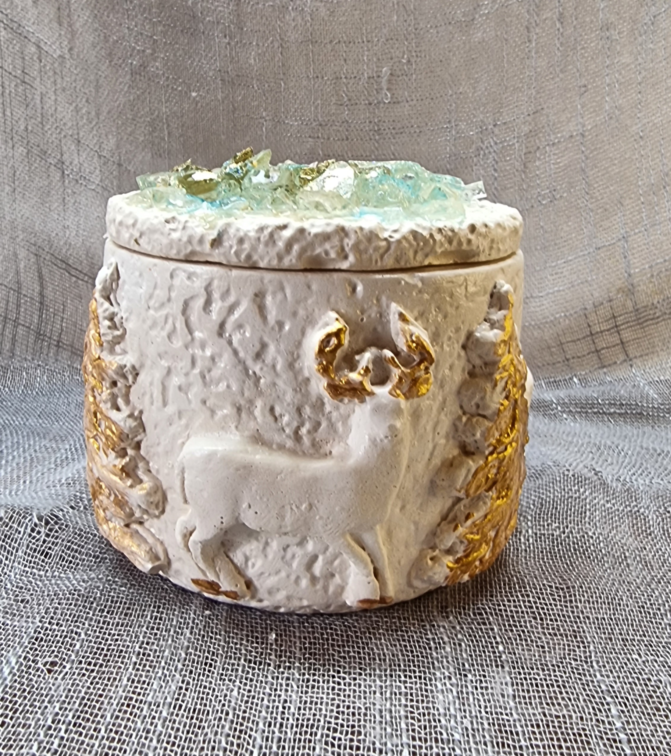 Deers and Christmas trees (mora-mora scented candle)