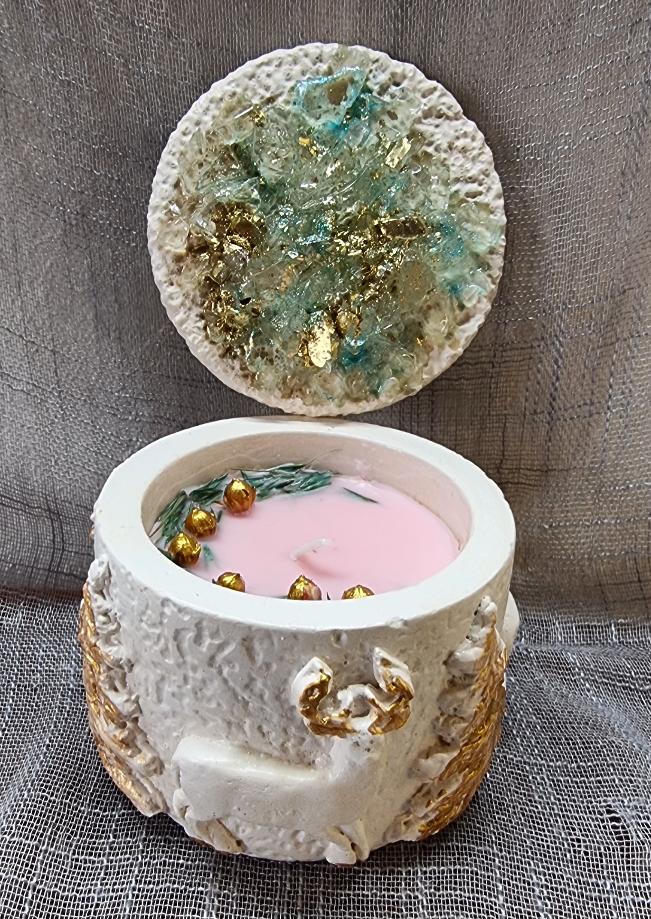 Deers and Christmas trees (mora-mora scented candle)