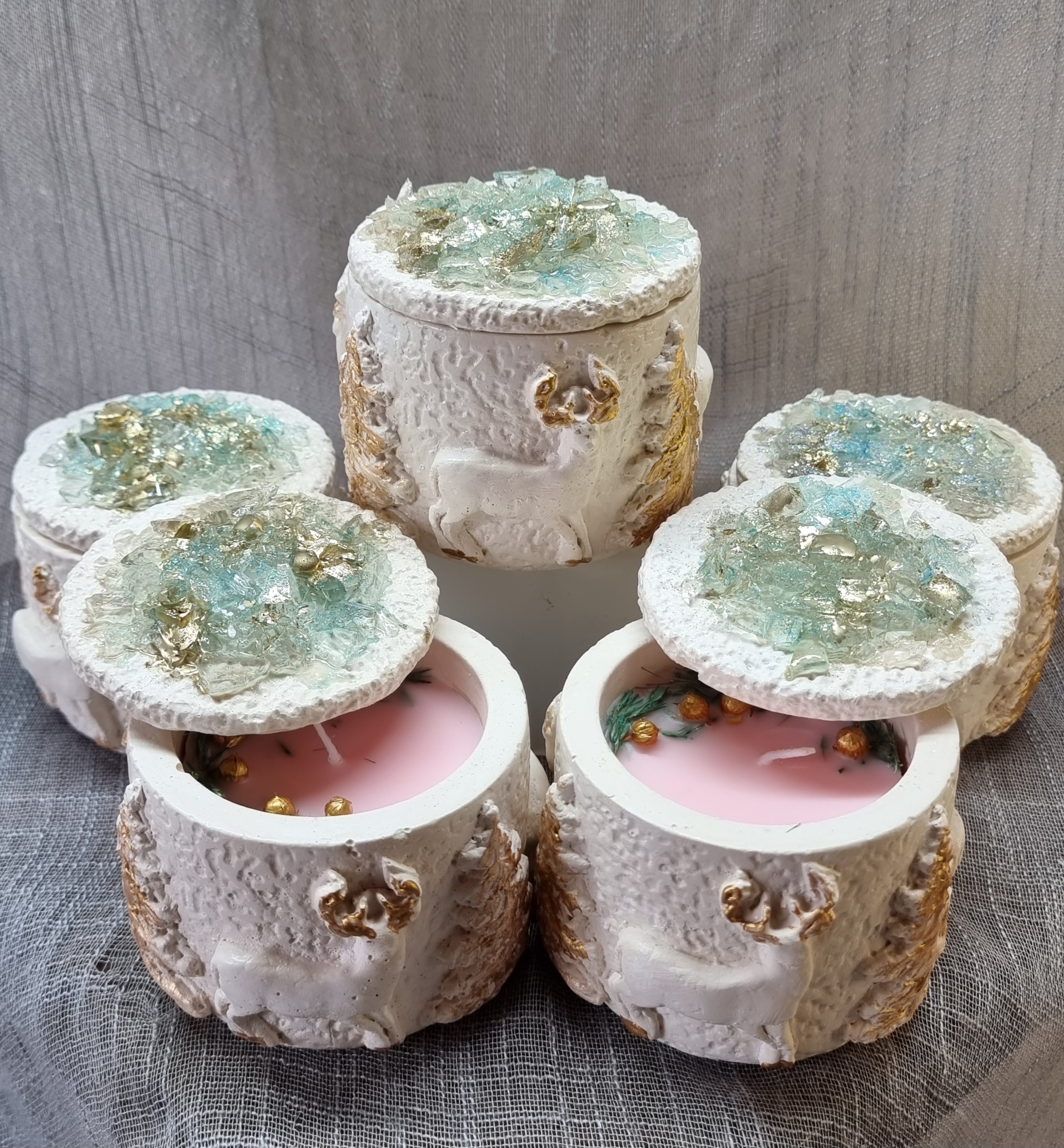 Deers and Christmas trees (mora-mora scented candle)