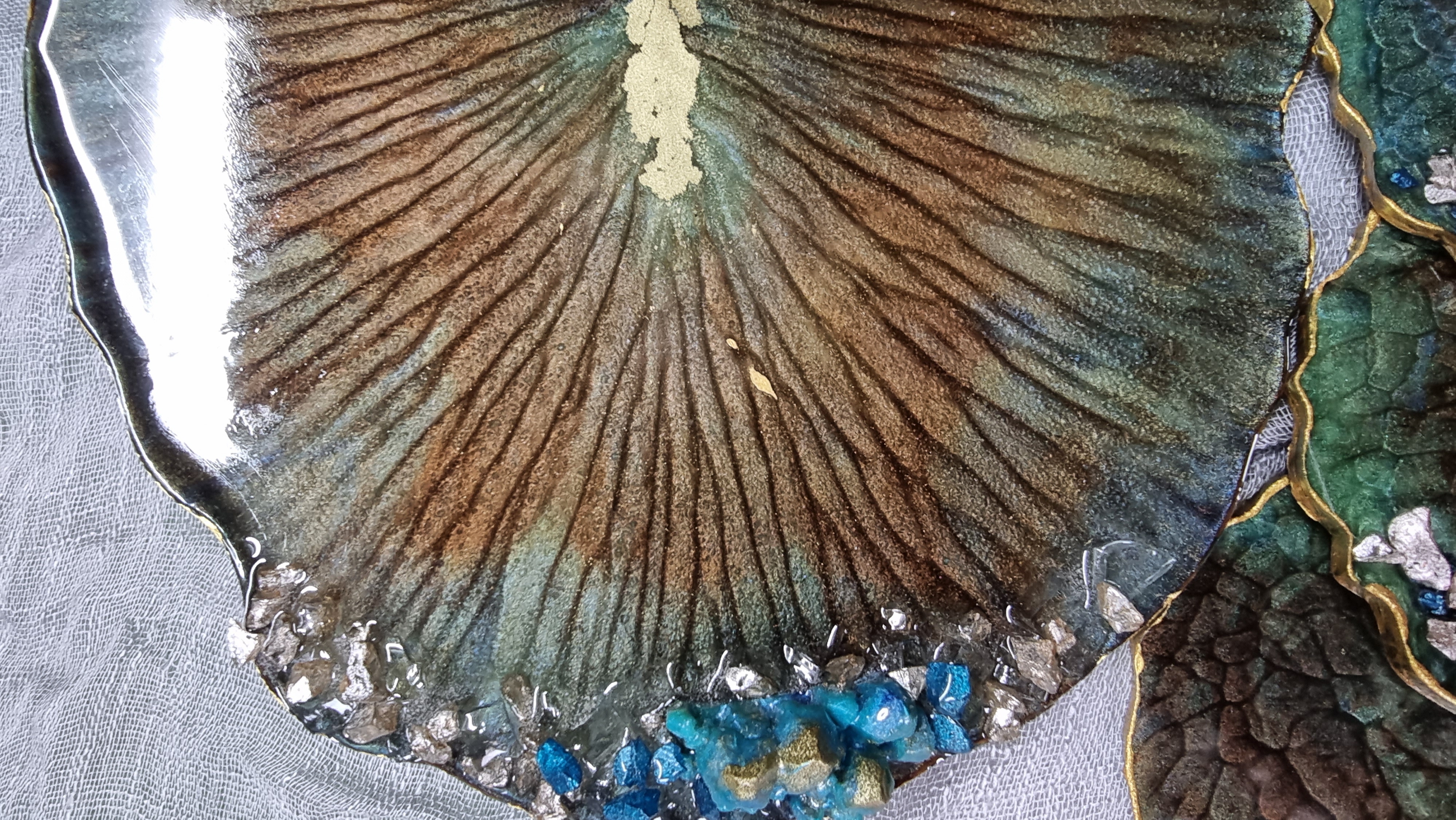 Set of green epoxy-resin articles: tray with 6 coasters