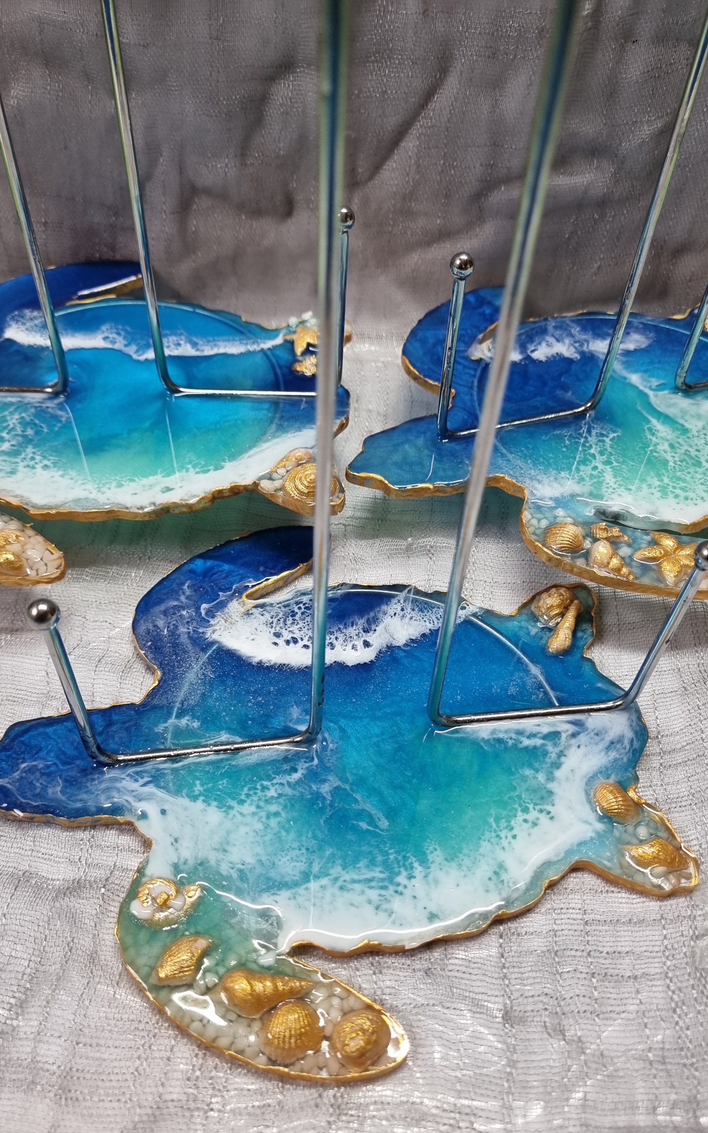 Paper-towel holder with epoxy-resin (turtle-shaped) base