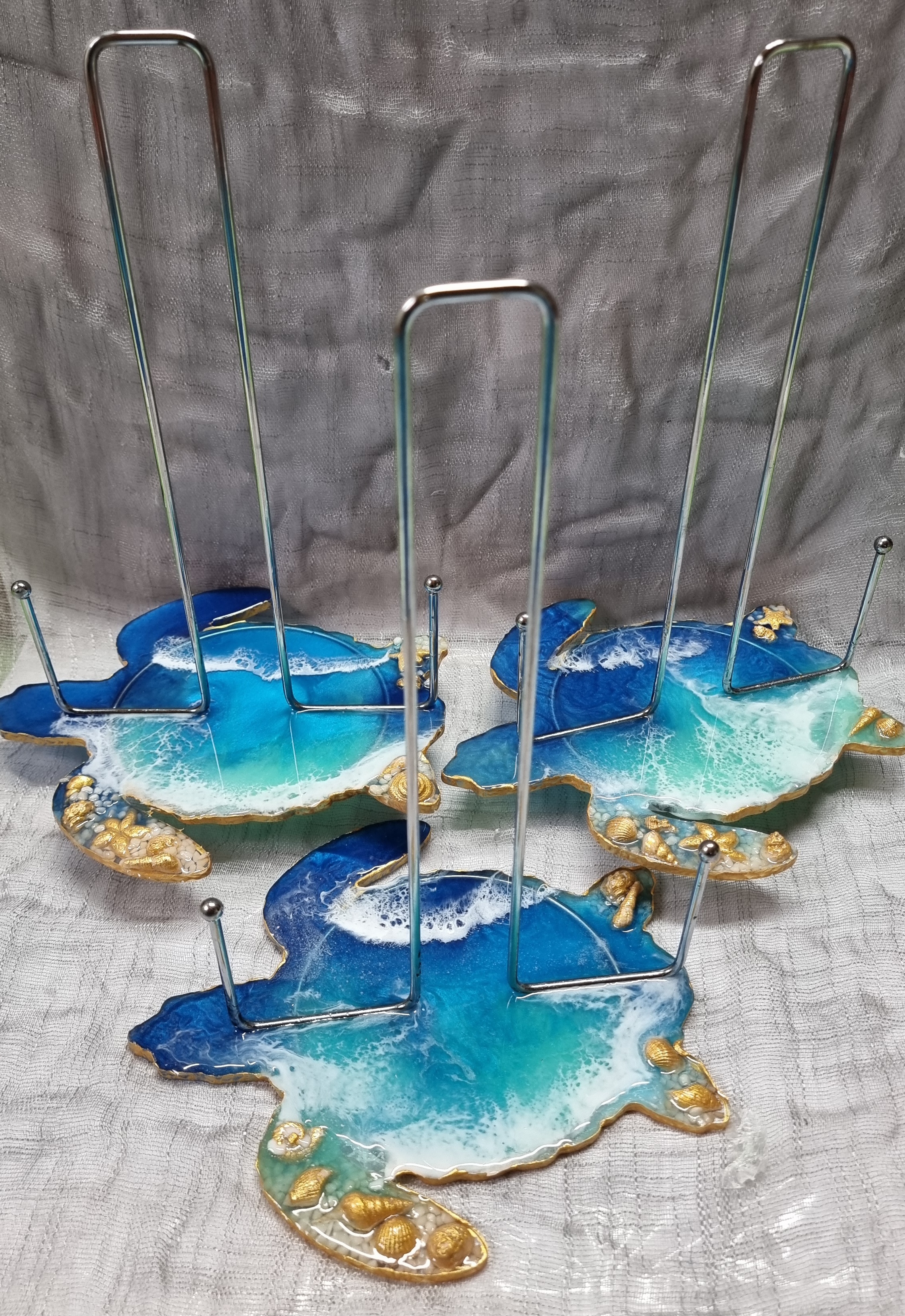 Paper-towel holder with epoxy-resin (turtle-shaped) base