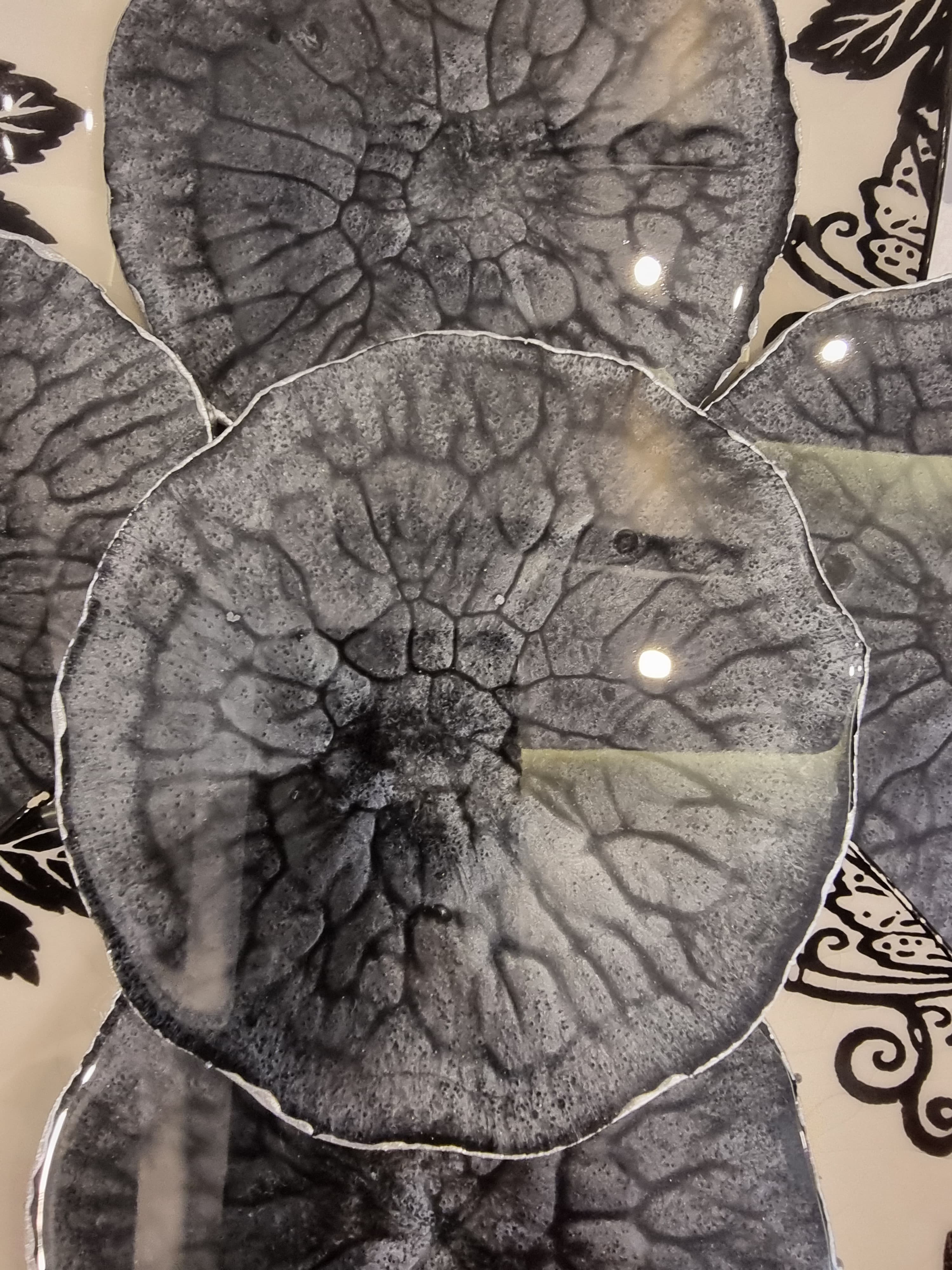 Epoxy-resin coaster in grey colour