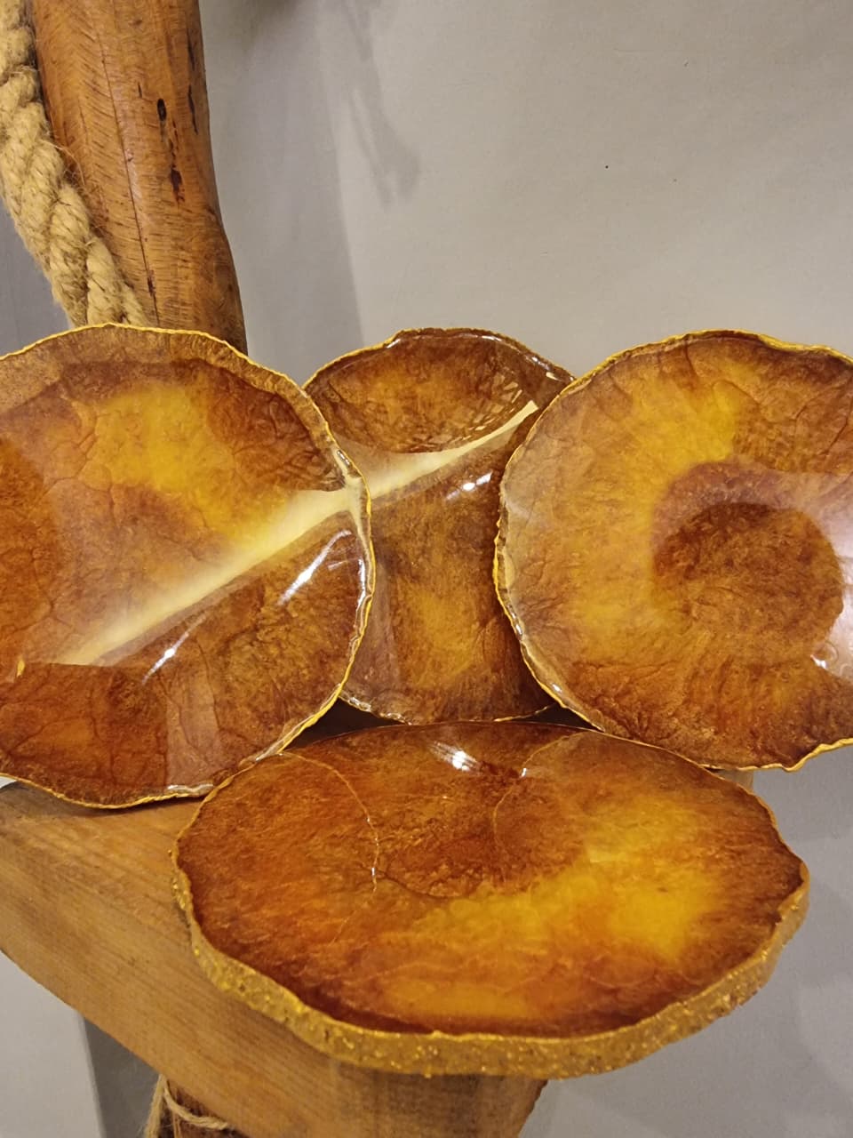 Epoxy-resin coasters in brown-and-yellow colour 