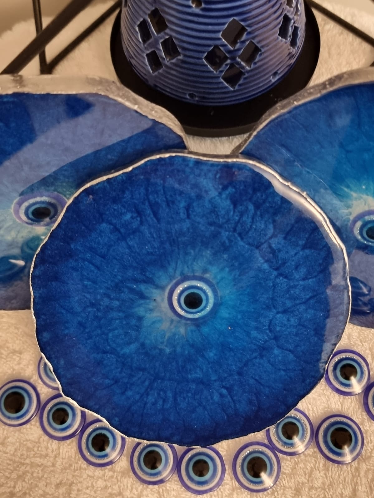 Epoxy-resin coasters in deep-blue colour featuring Turkish eye