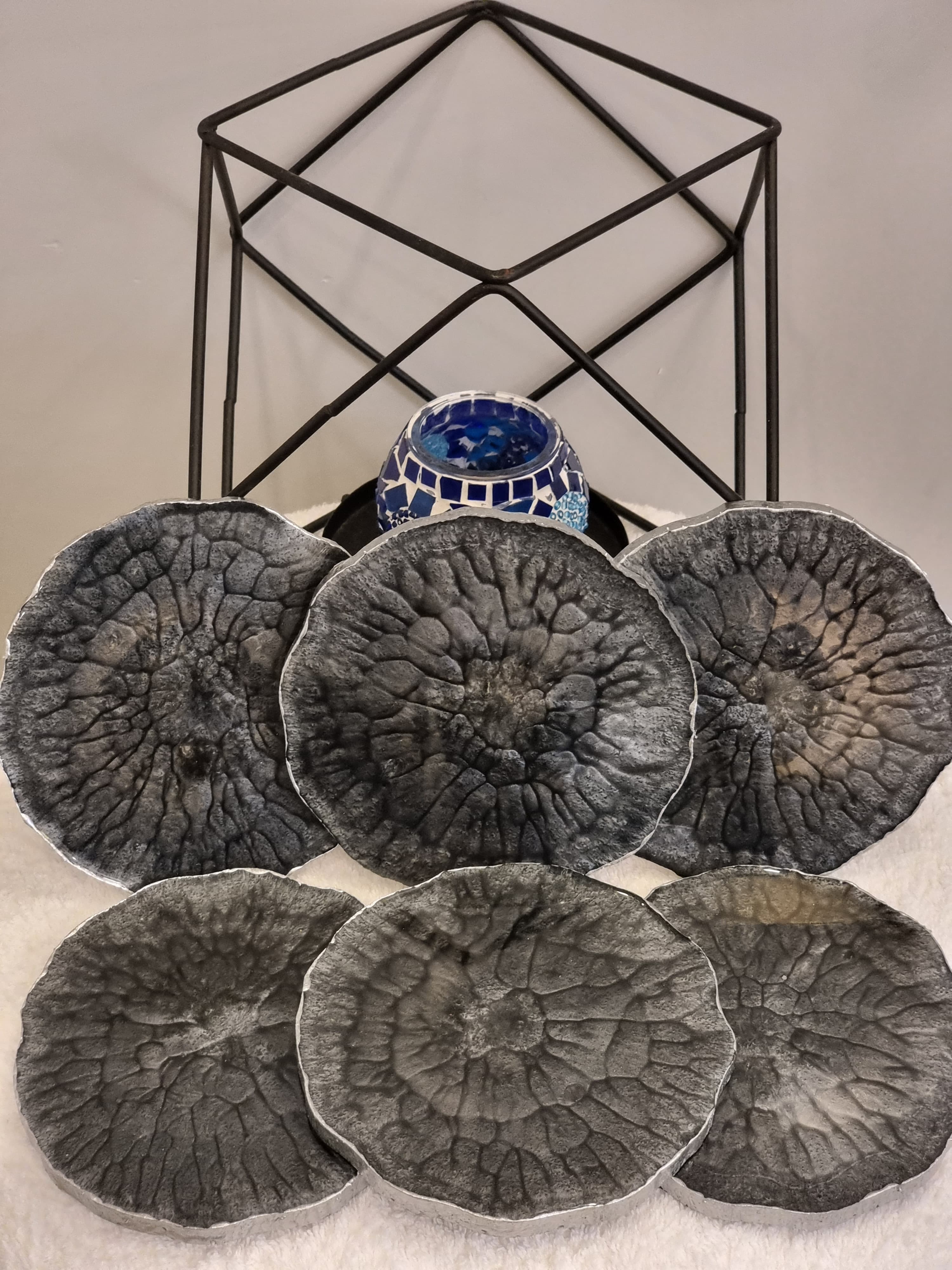 Epoxy-resin coaster in grey colour