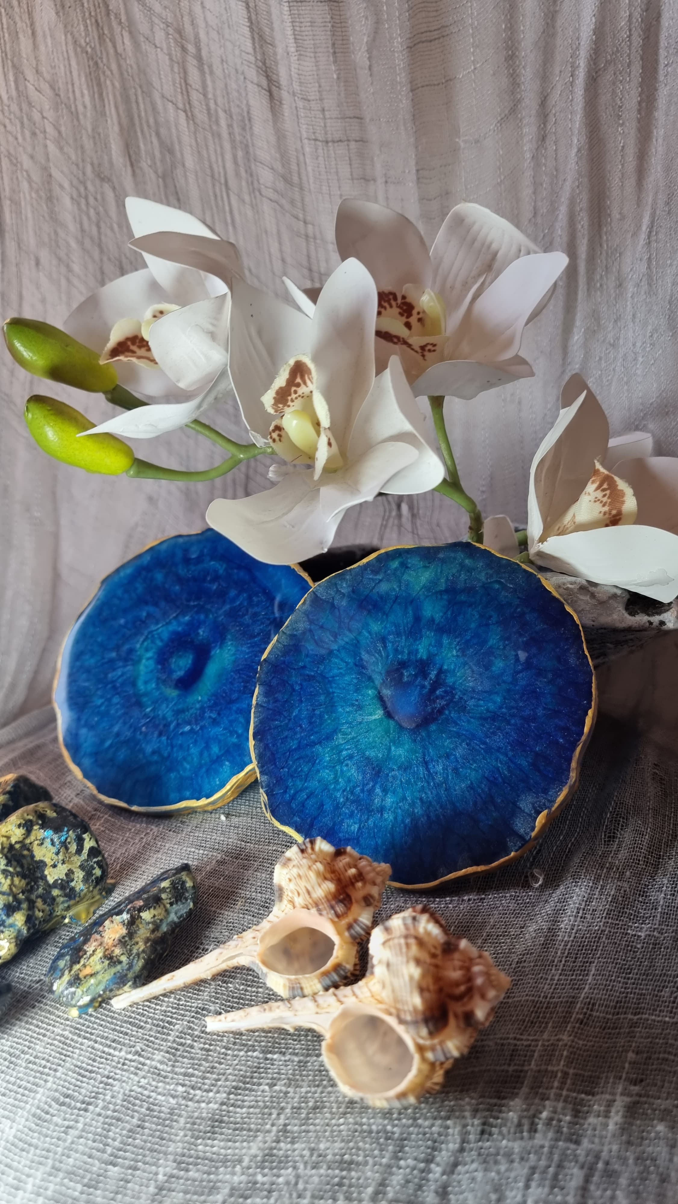 Epoxy-resin coasters in deep blue colour 
