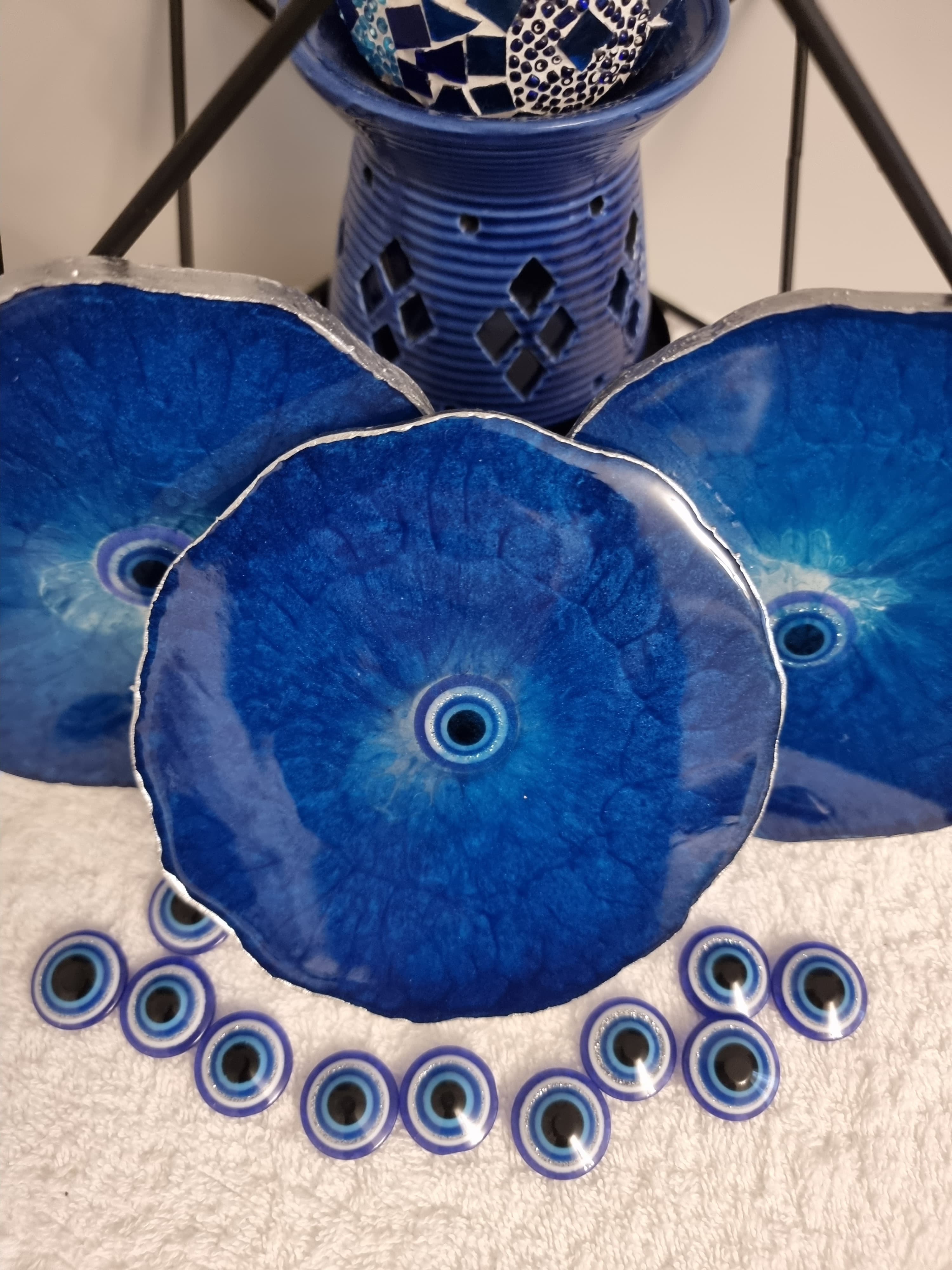 Epoxy-resin coasters in deep-blue colour featuring Turkish eye