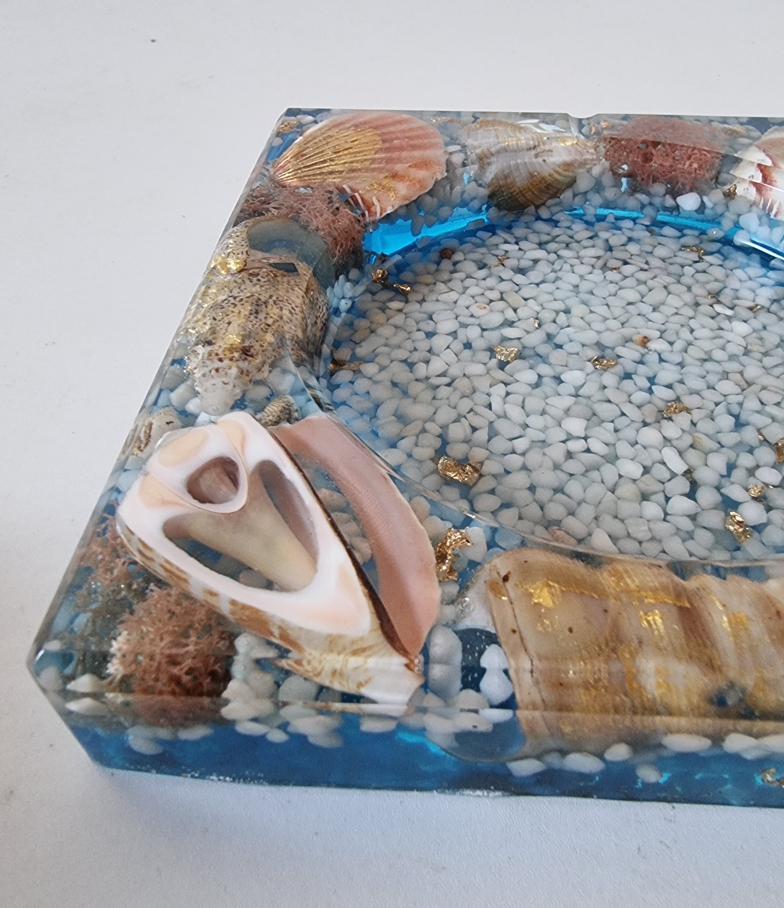 Epoxy-resin ash tray