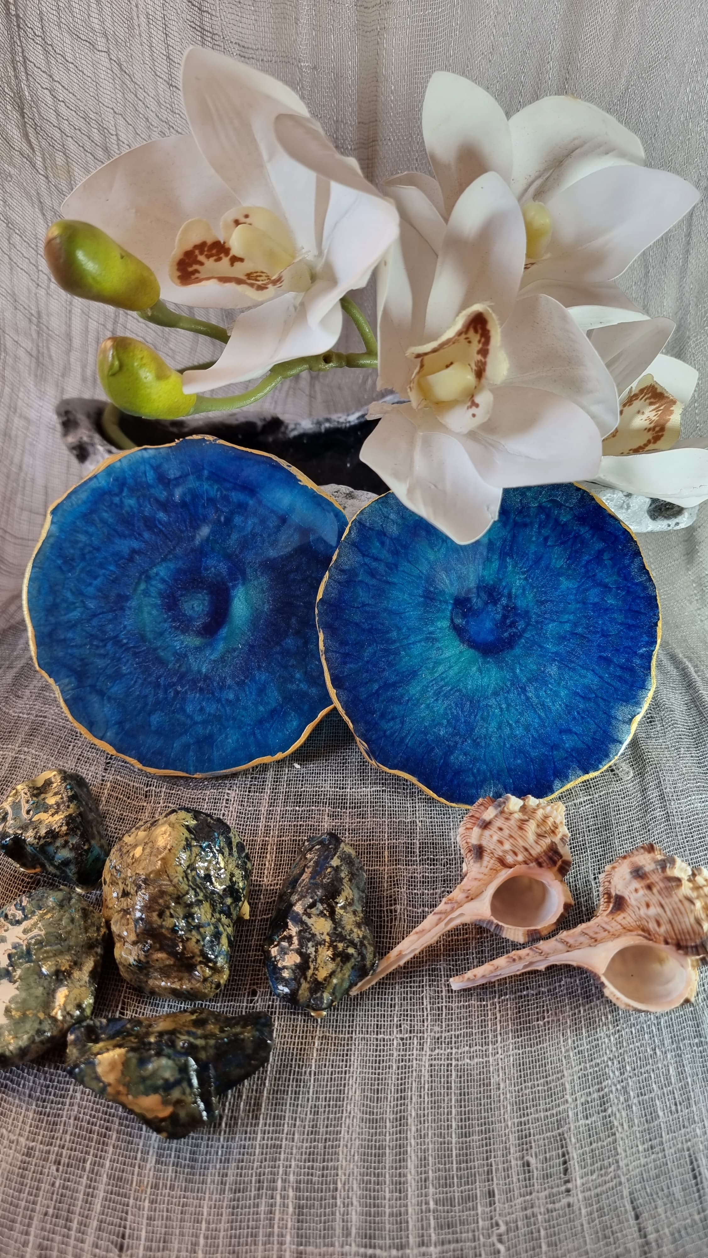 Epoxy-resin coasters in deep blue colour 