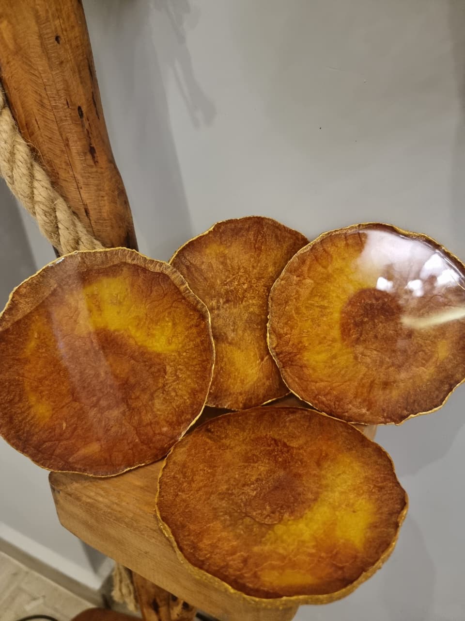 Epoxy-resin coasters in brown-and-yellow colour 