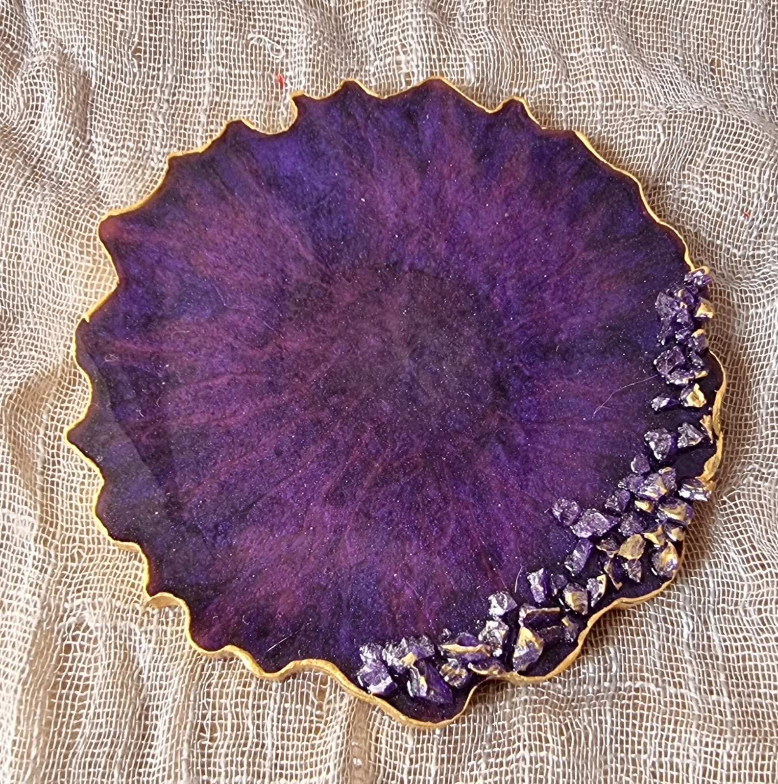 Epoxy-resin coasters in deep purple colour 