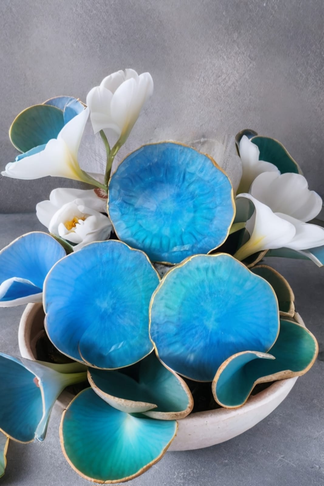 Epoxy-resin coasters in blue colour 