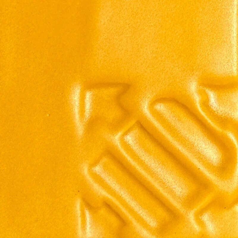 Esmalte Amarillo Yema mate 