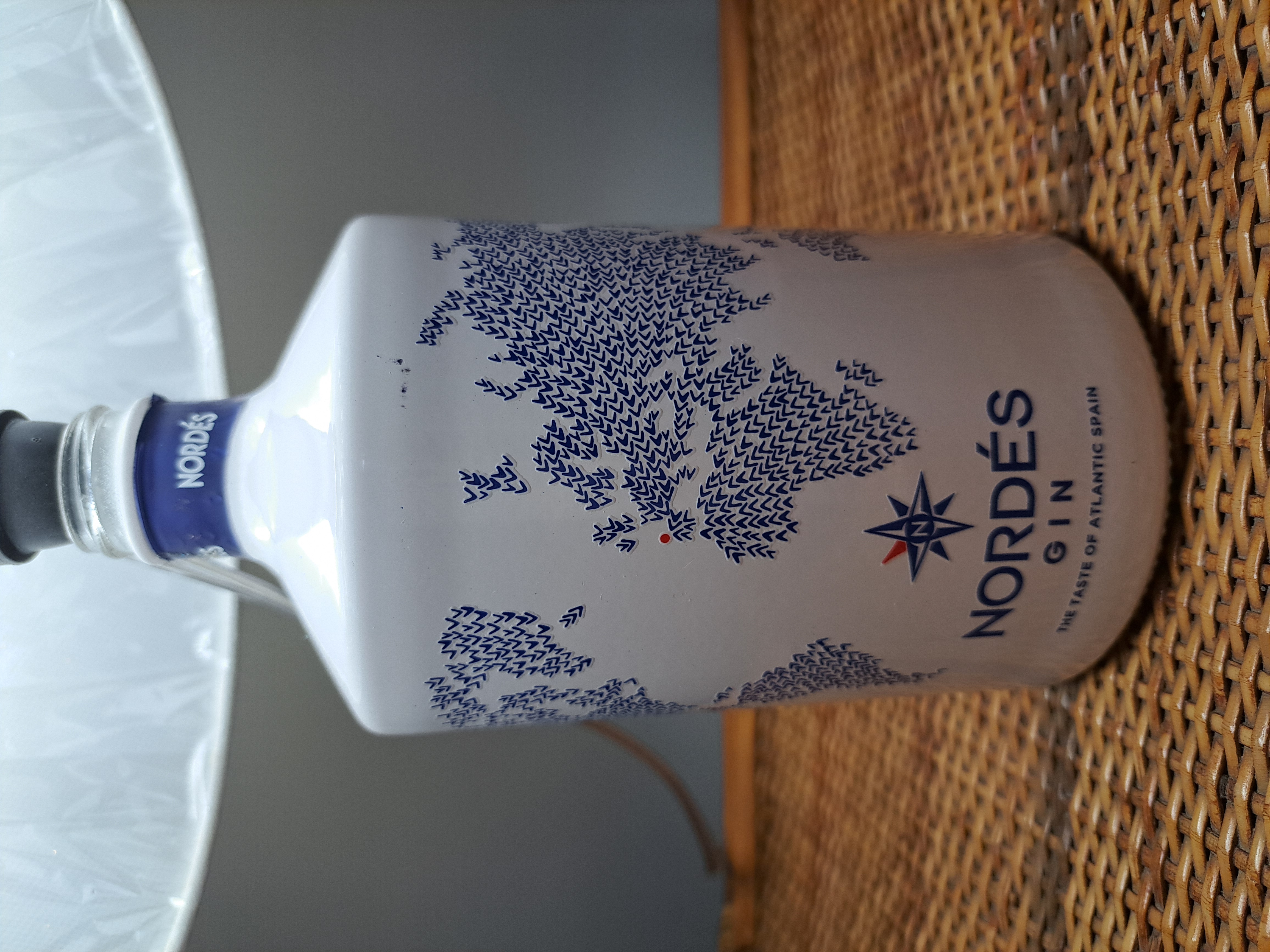 Lampada Bottiglia Gin Nordes