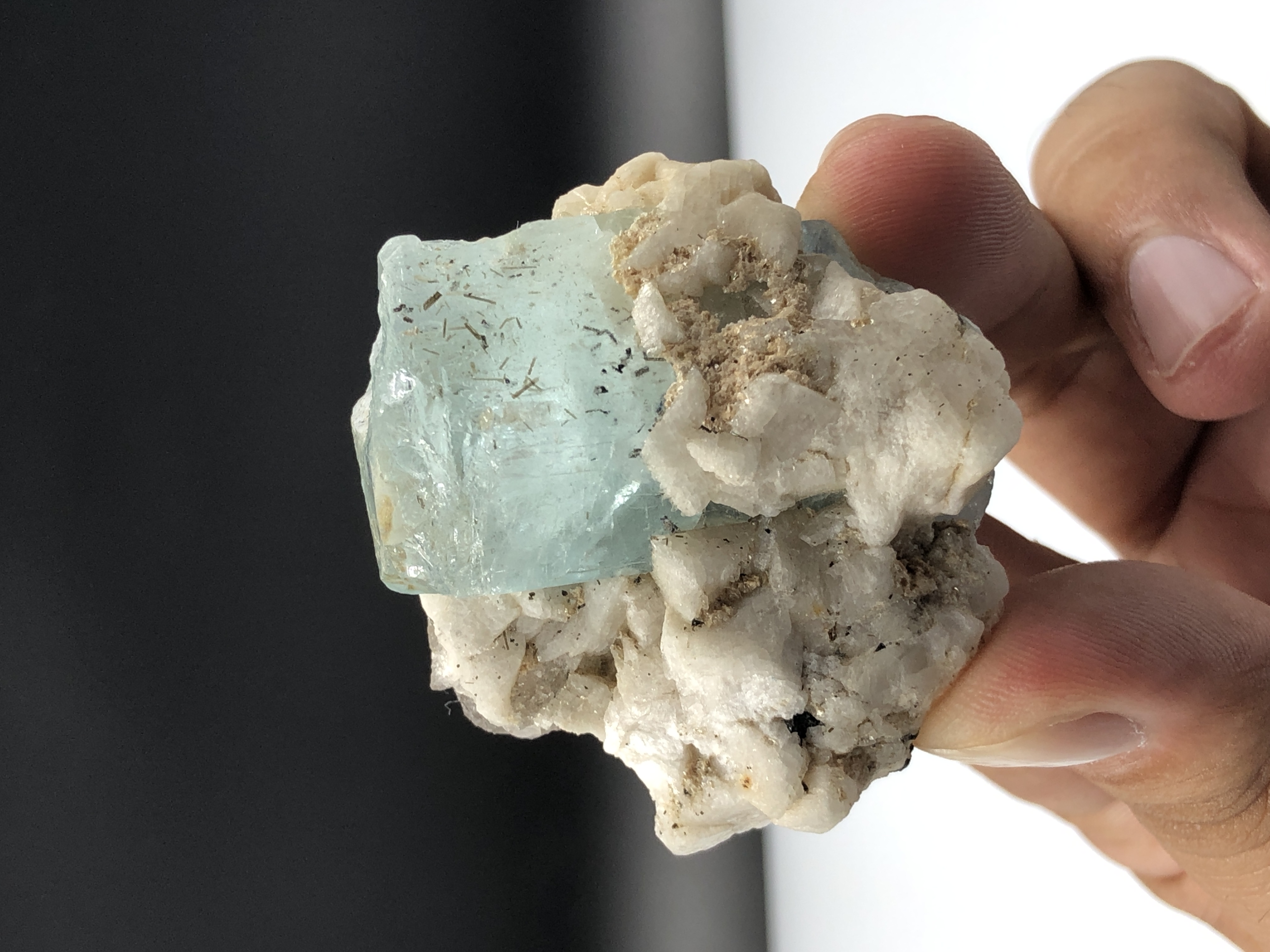 Natural Aquamarine Combined with Feldspar.