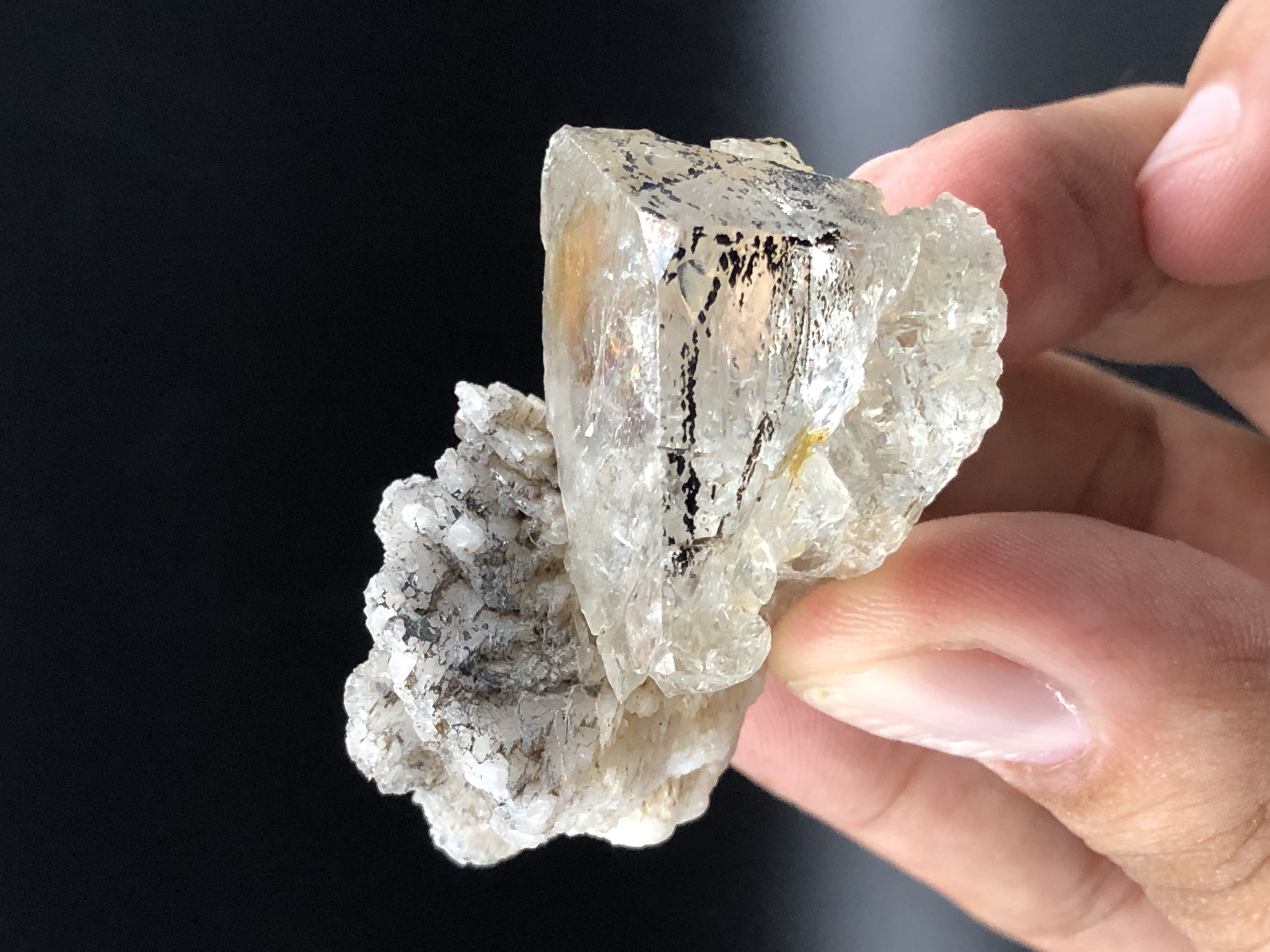 Natural Terminated Aquamarine Crystal Combined With Cleavelandite 