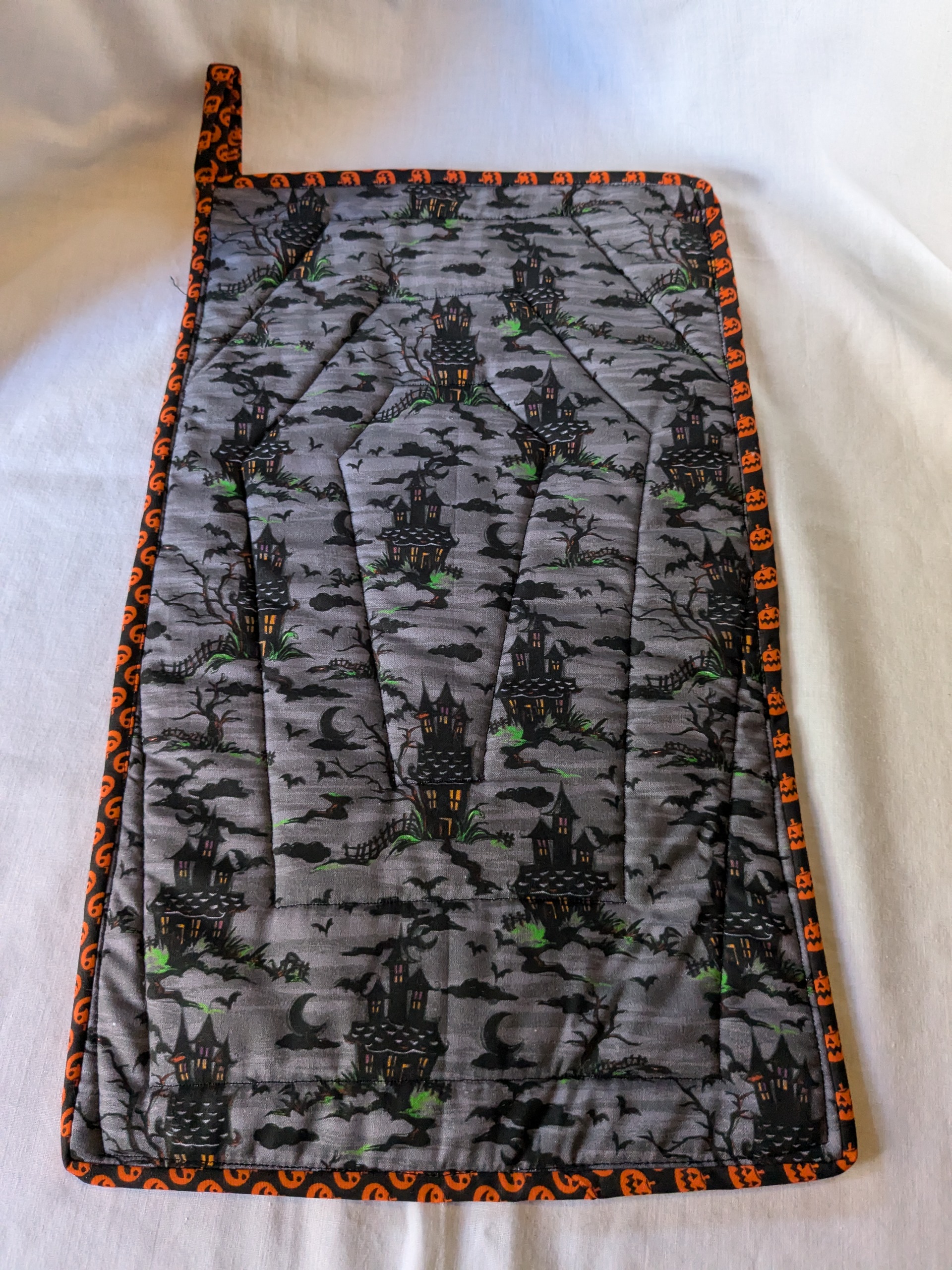 Large Cassaroll Trivet, Coffin Quilted