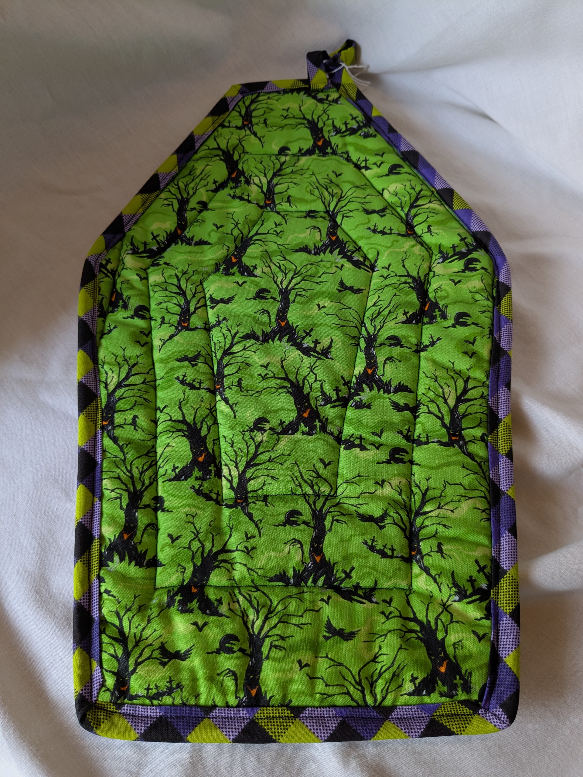 X-Large Cassaroll Trivet, Coffin Shaped