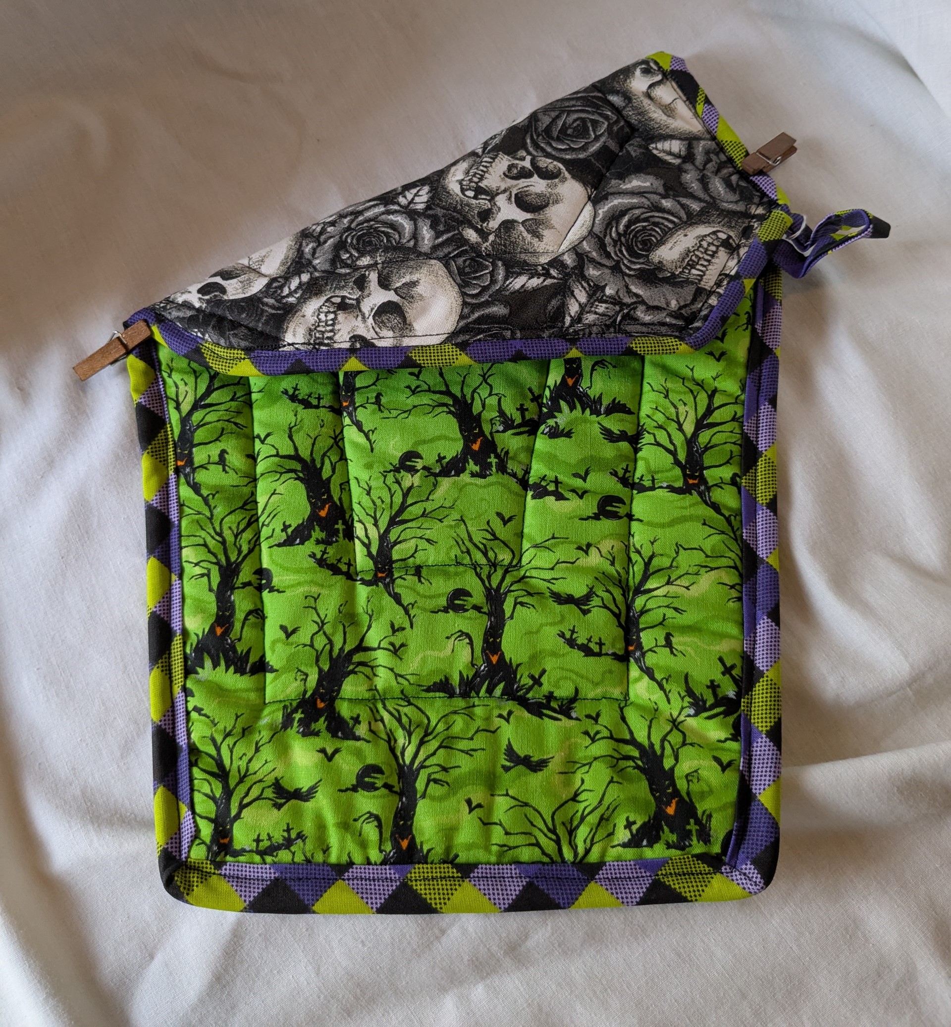 X-Large Cassaroll Trivet, Coffin Shaped