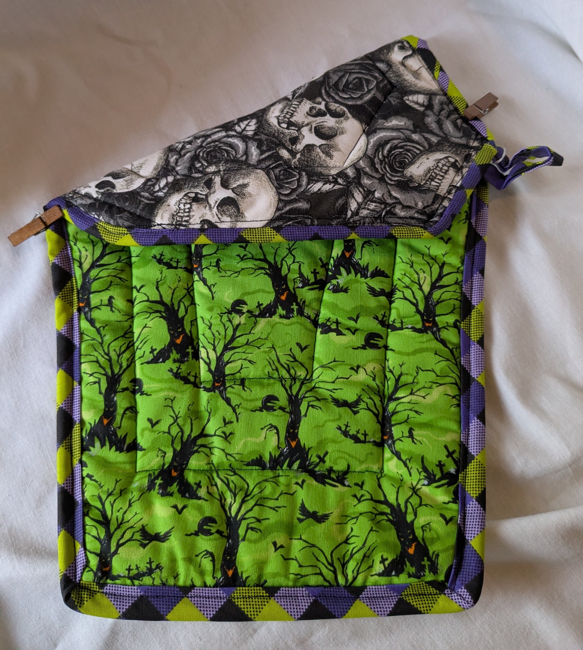 X-Large Cassaroll Trivet, Coffin Shaped