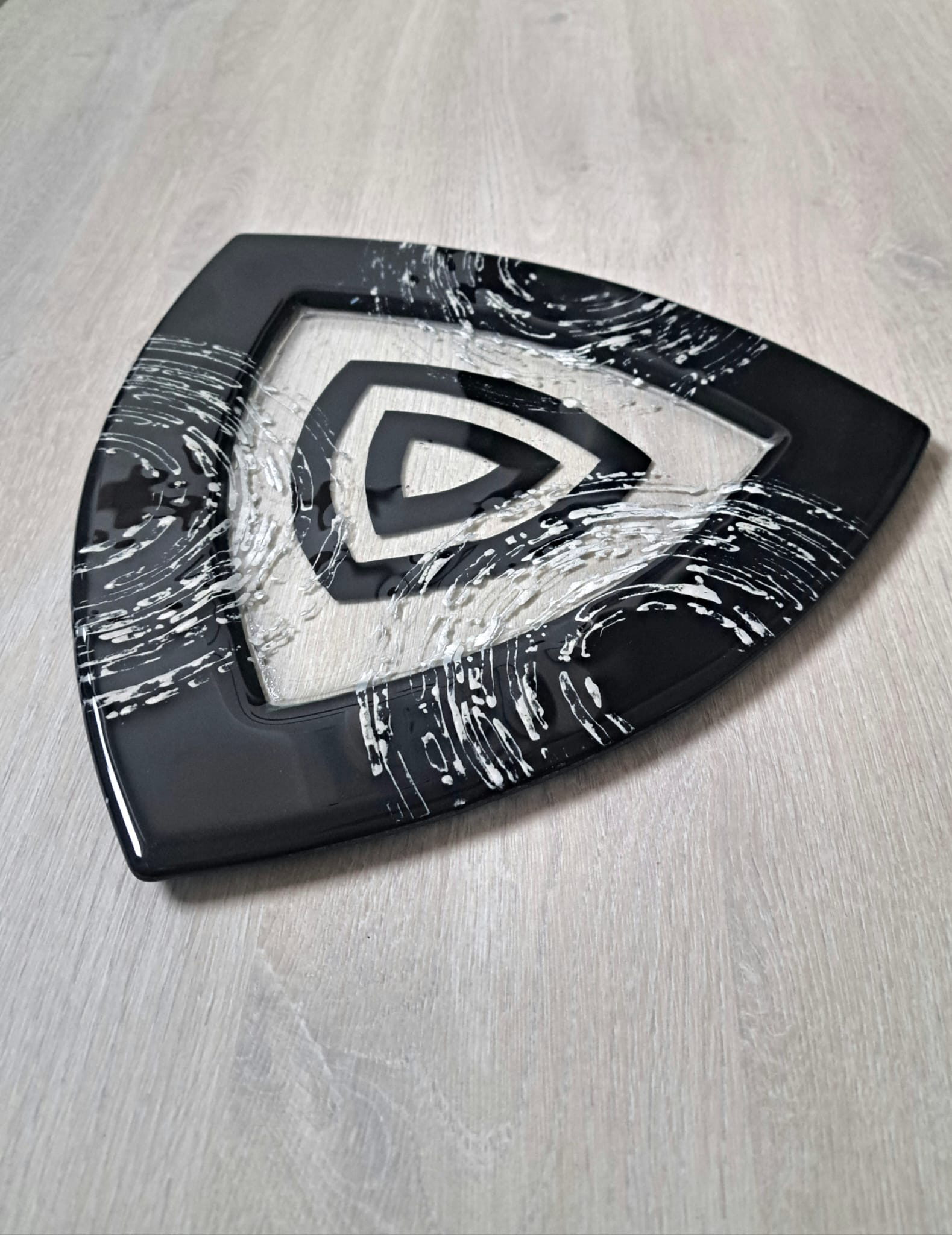 Talíř trojúhelníkový - "Black-Silver"