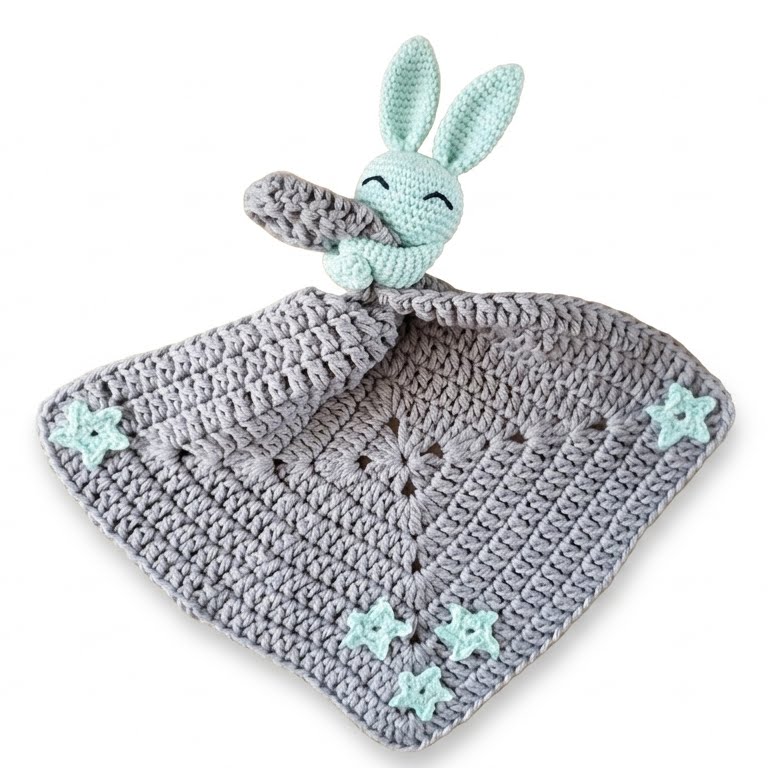 Mantitas de apego en crochet con formas