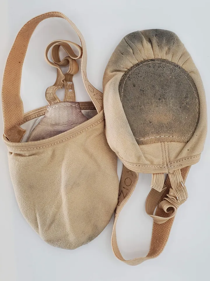 F049 - Adult L  H064W