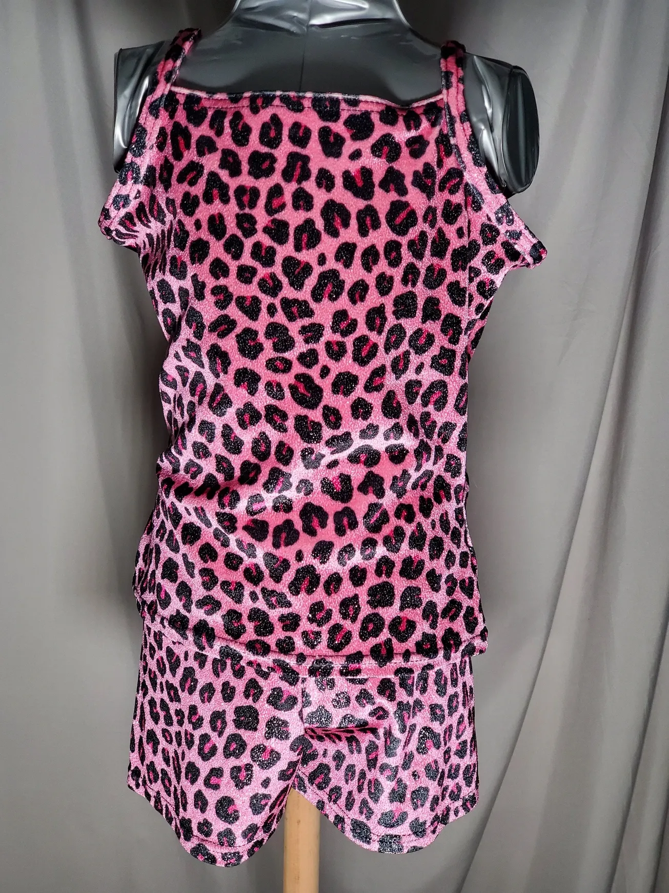 WP012a Shorts (8-10), WP012b Top (4-6)