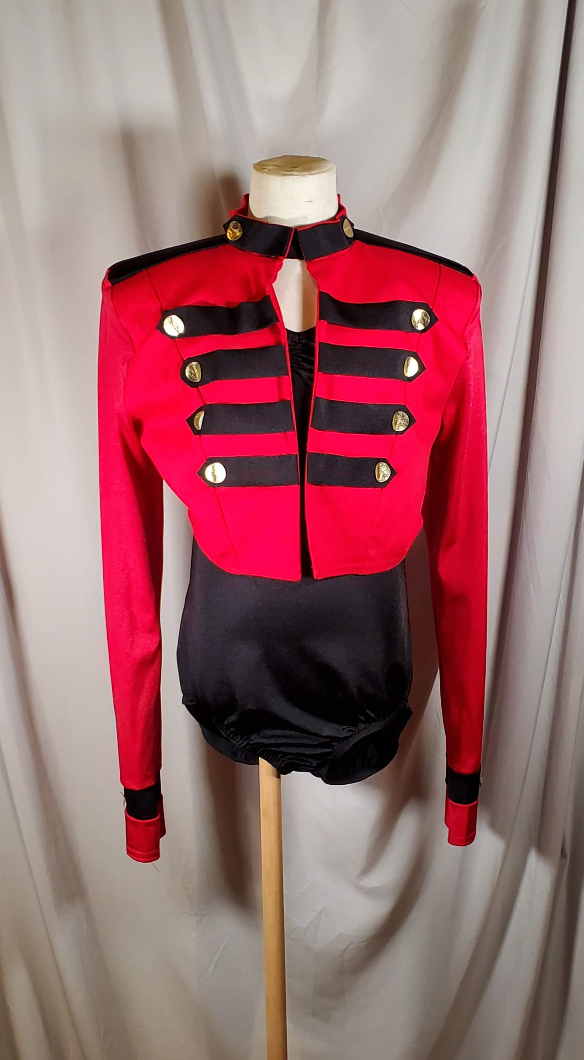 DAN243 - Youth Small  12-14