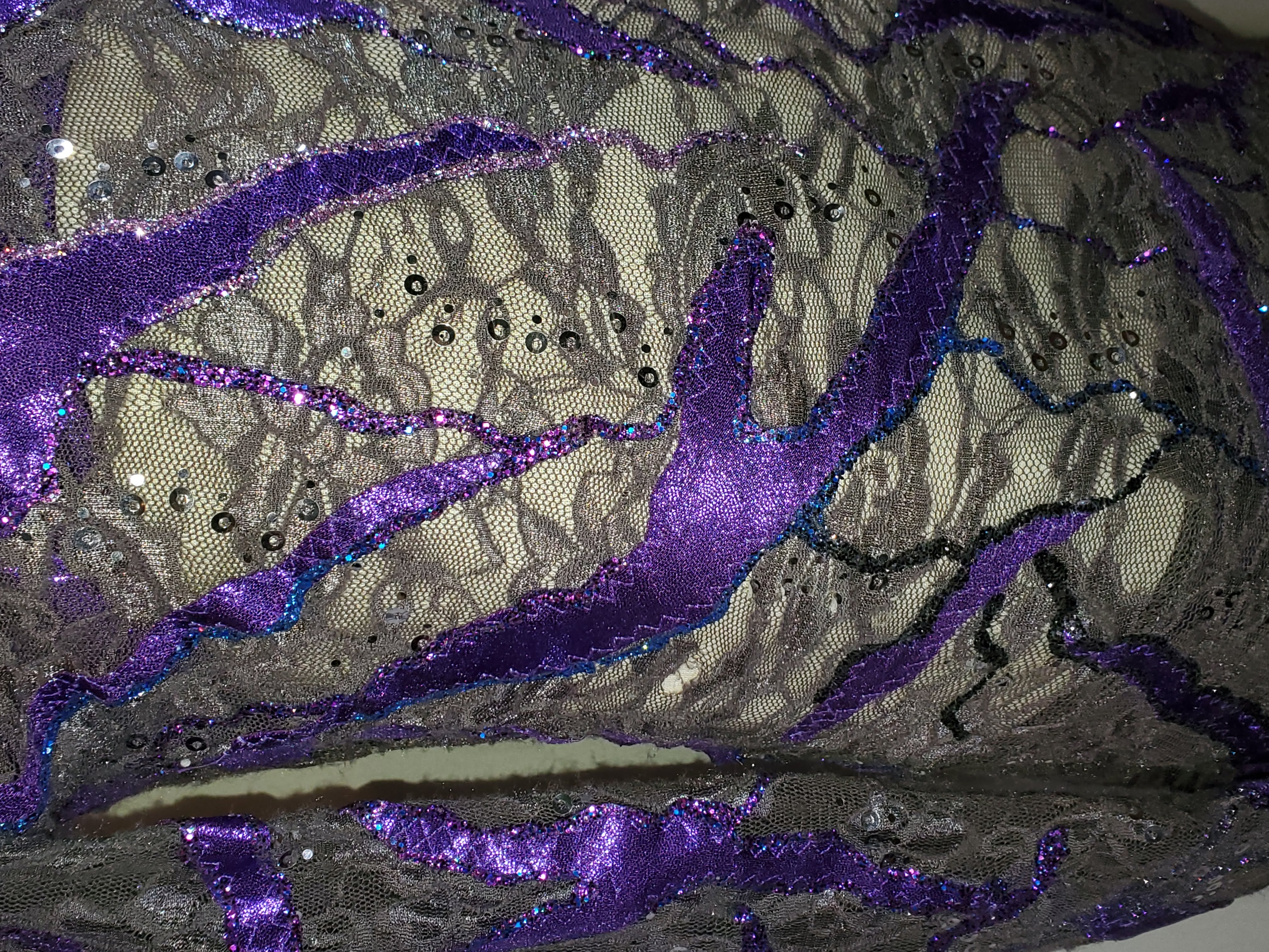 DAN242 - Youth Small  12-14