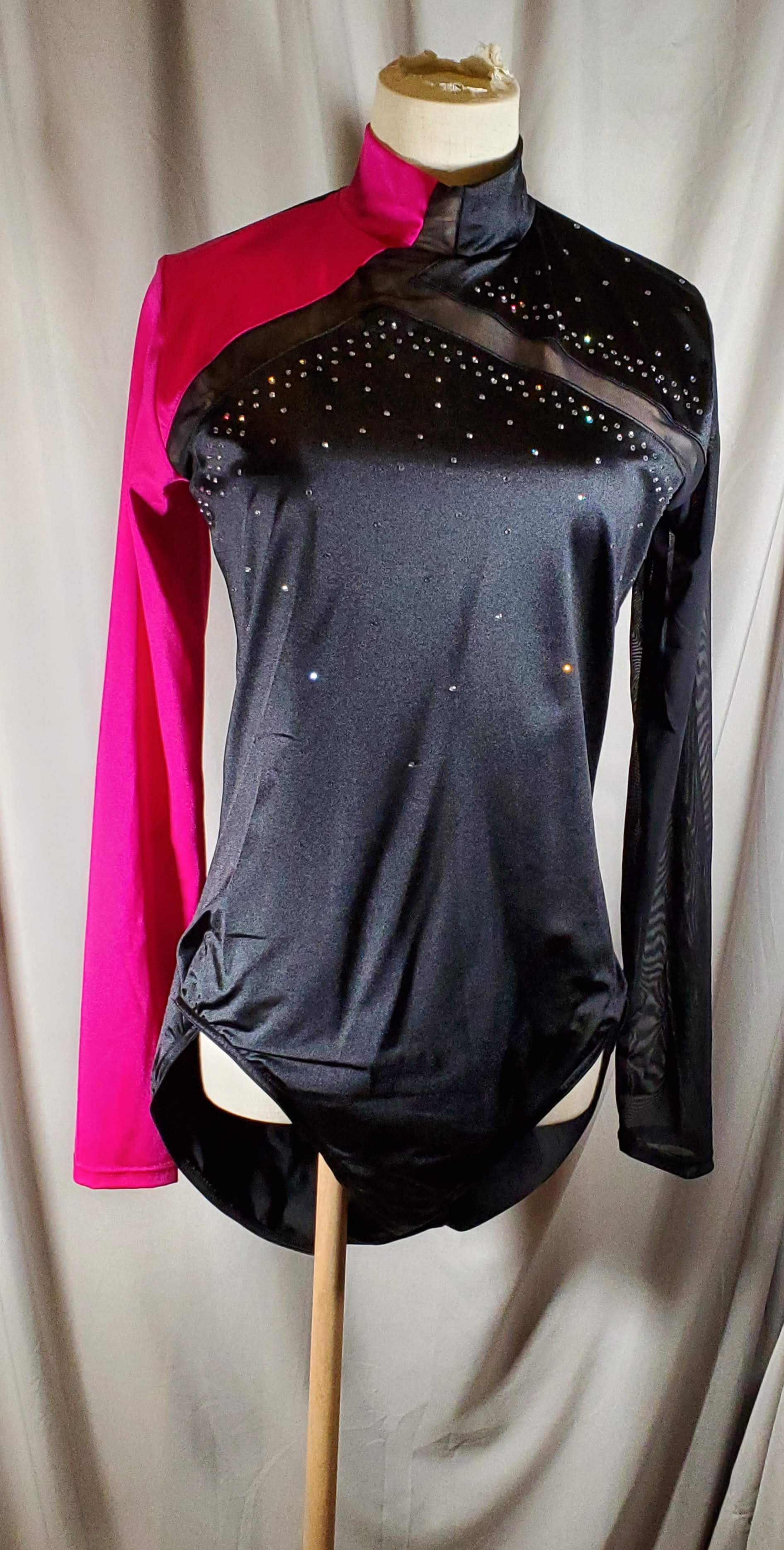 DAN413 - Adult XXLarge  (2 available)