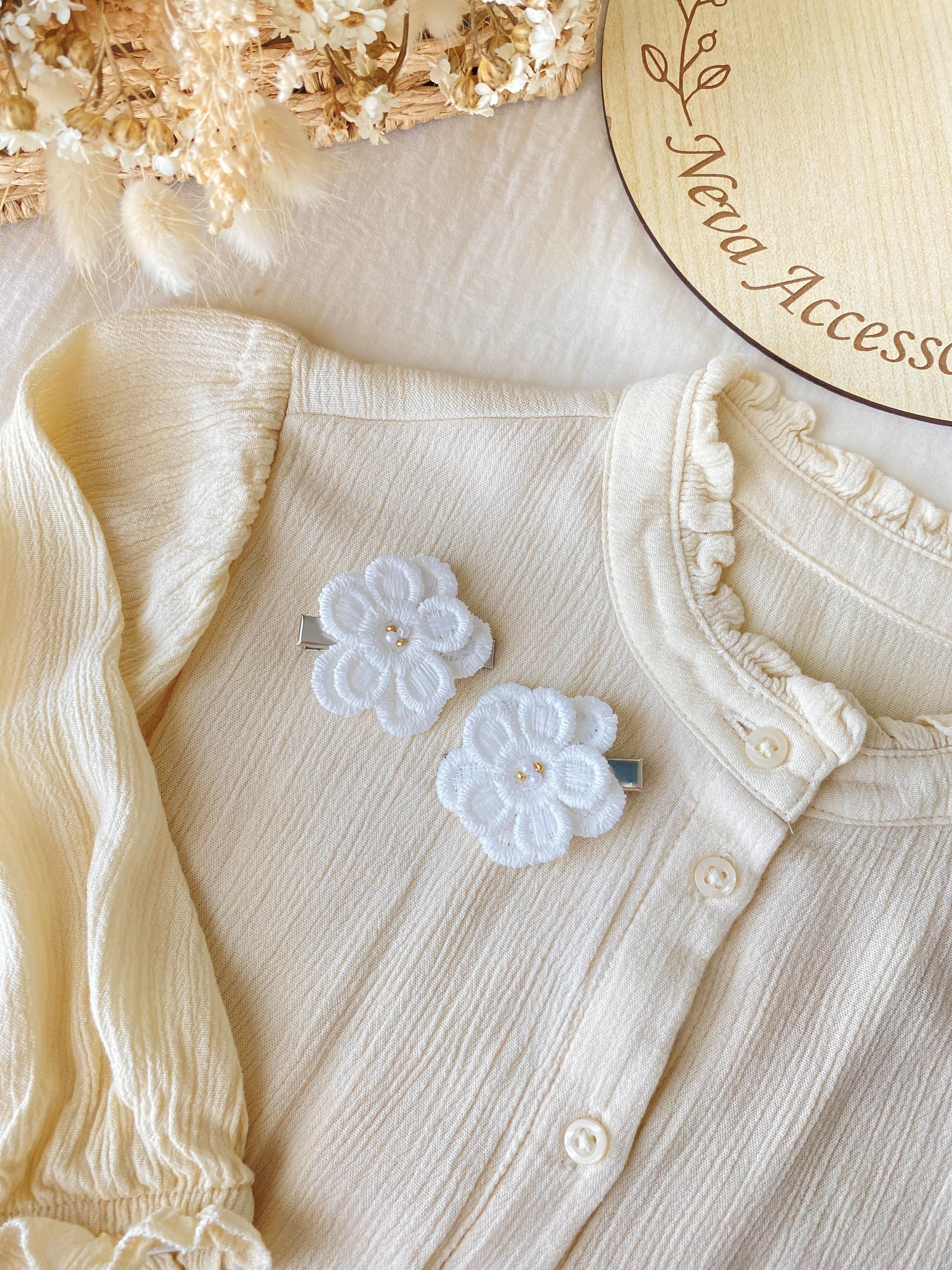 Barrette  fleur de fraisier