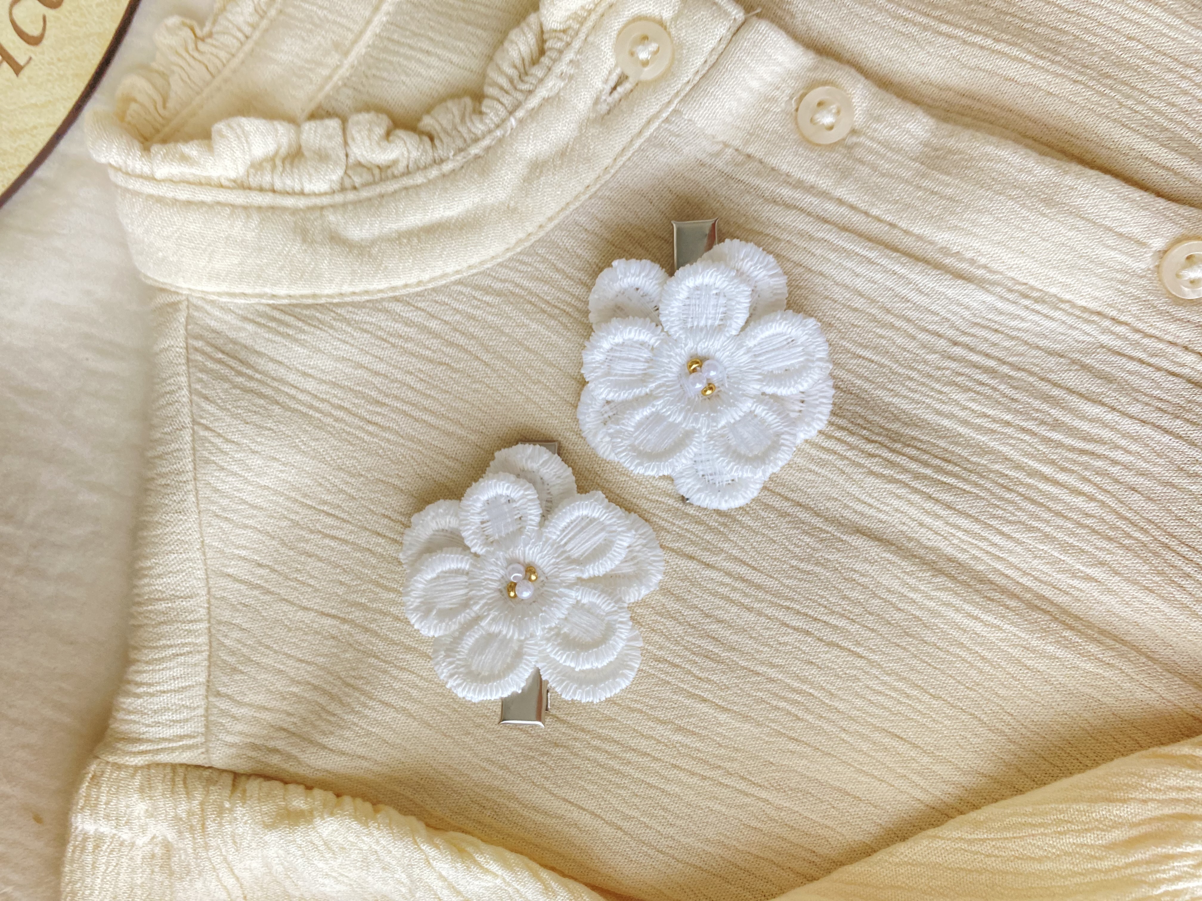 Barrette  fleur de fraisier