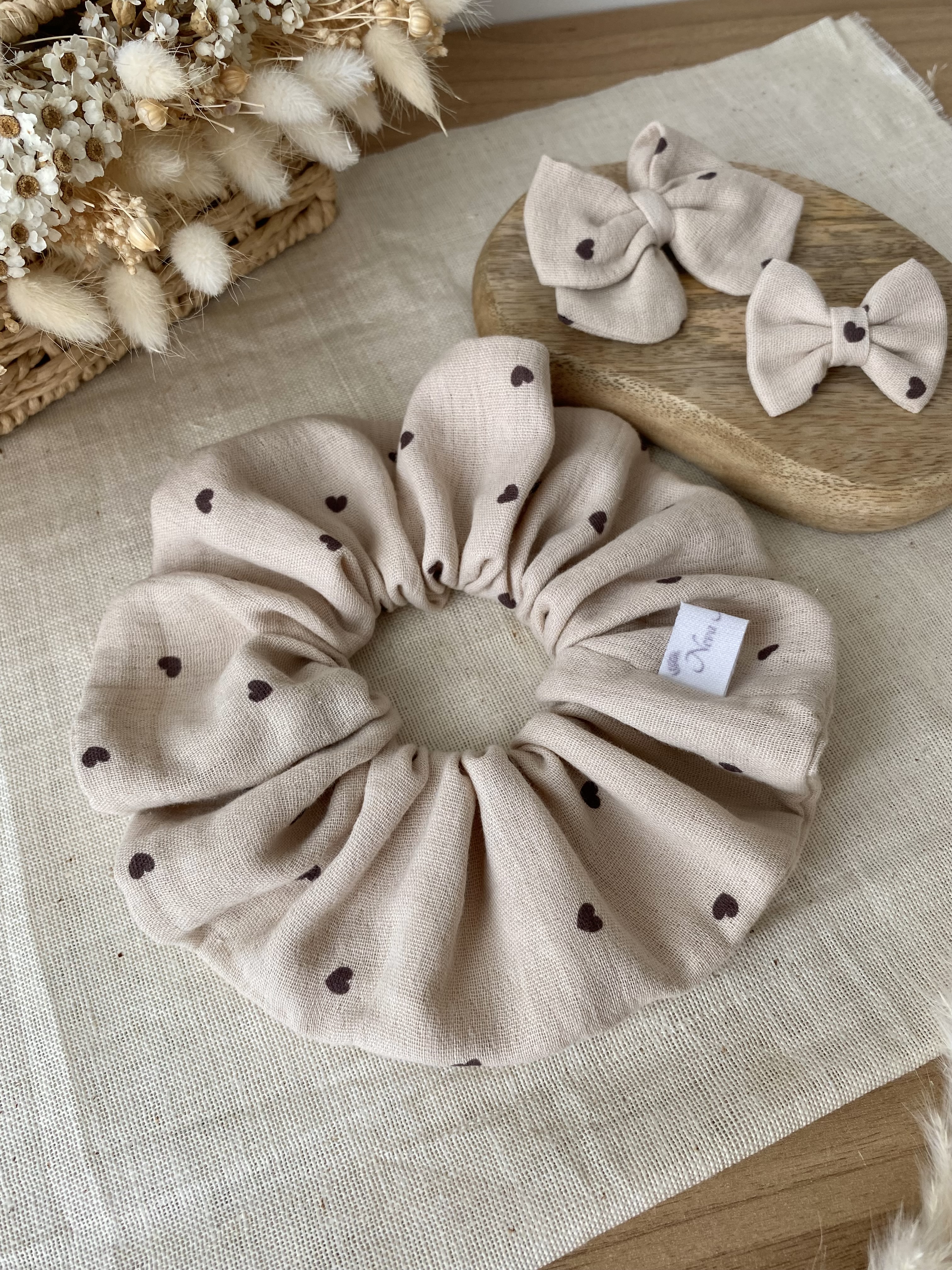 Chouchou beige petit coeur marron XL