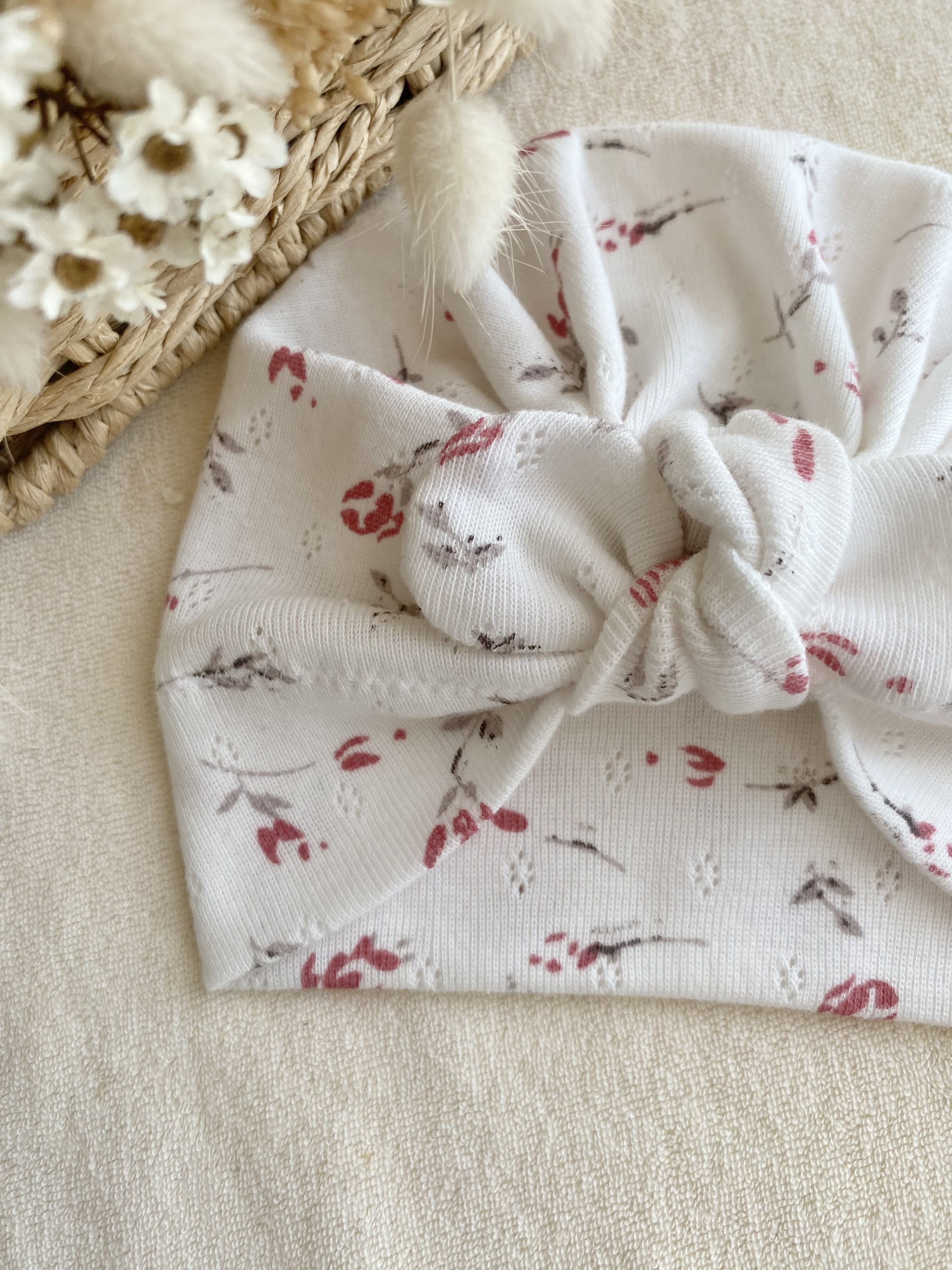 Turban fleuri blanc ajouré