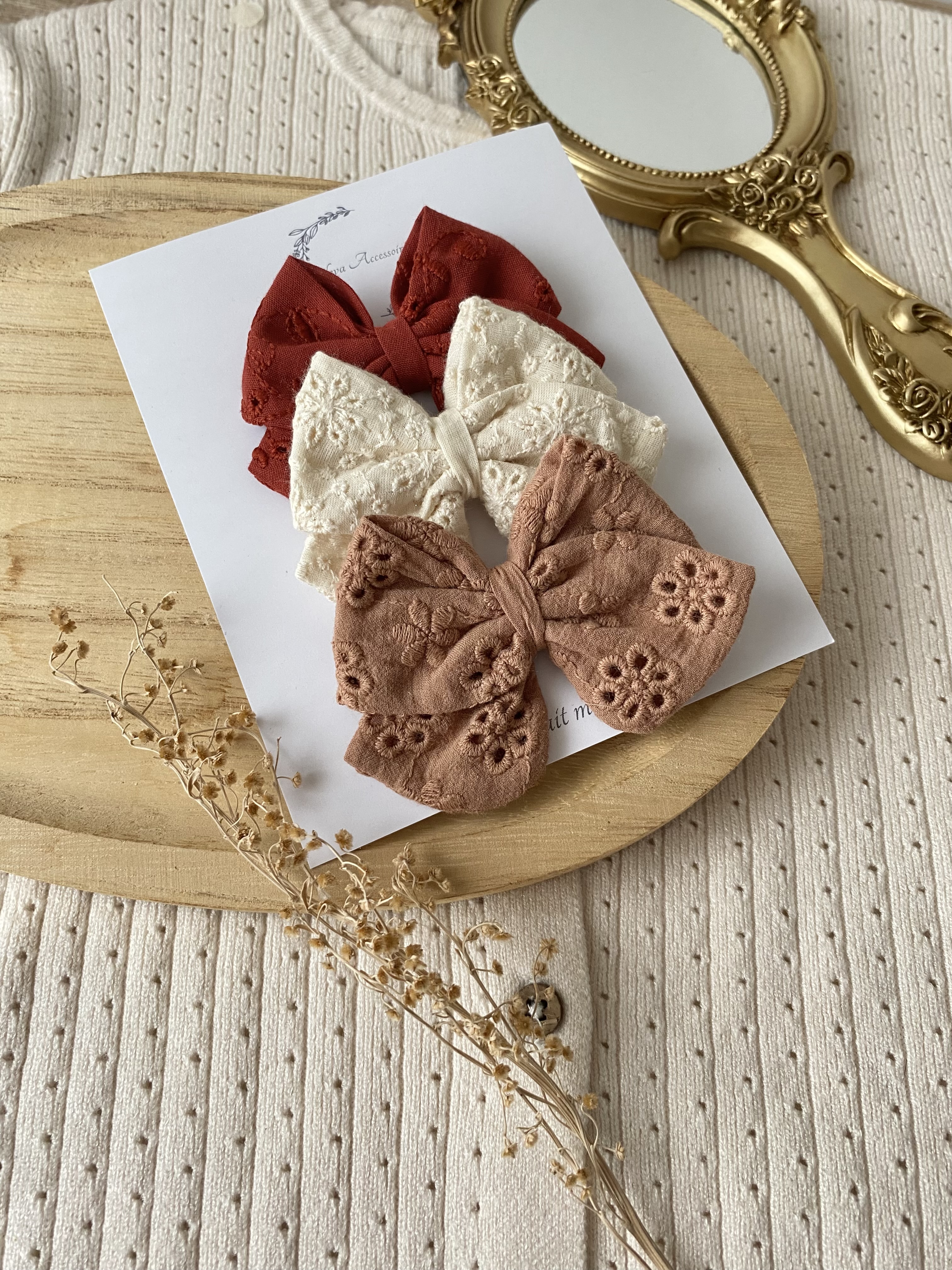 Lot de 3 noeuds en broderie anglaise M